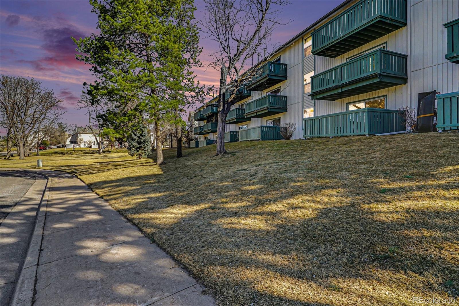 2120 S Vaughn Way Unit 102F