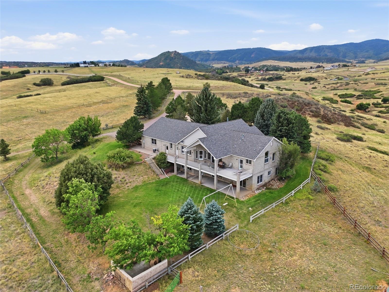 5506 Mustang Circle