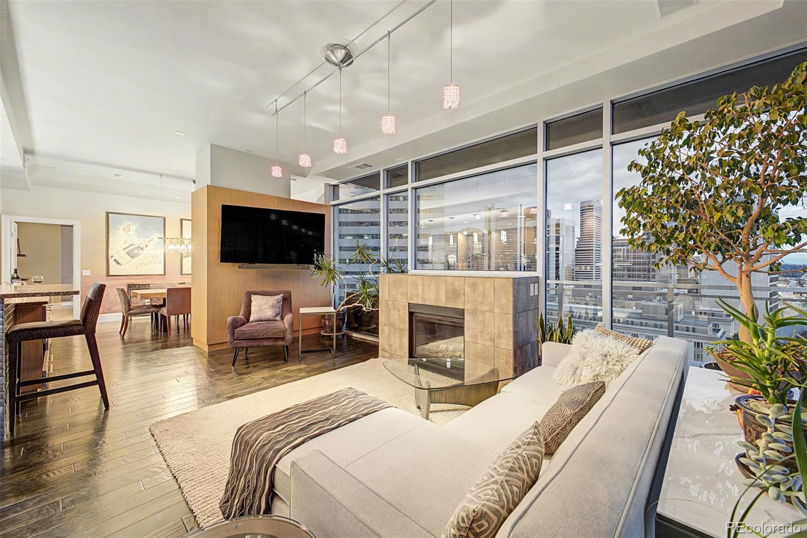 2001 Lincoln Street Unit 1121