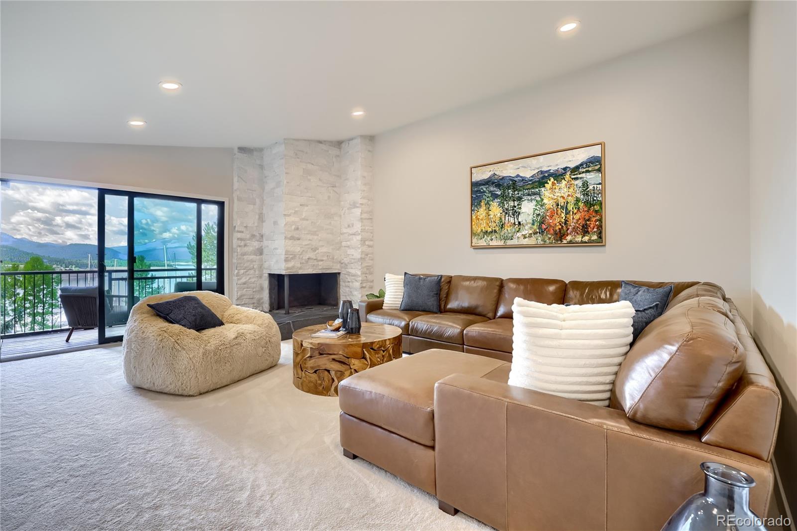 160 E La Bonte Unit 303