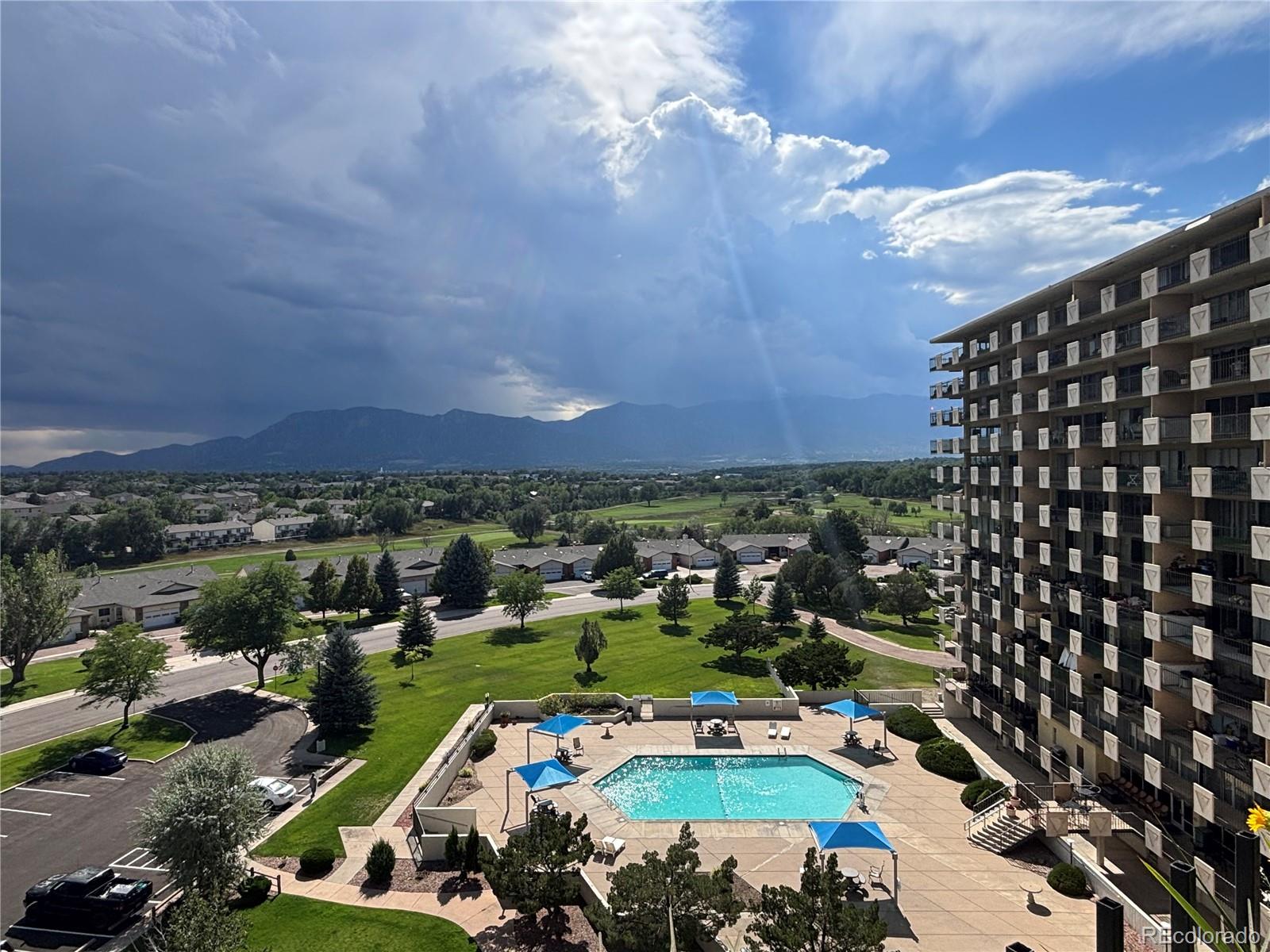 411 Lakewood Circle Unit B-813