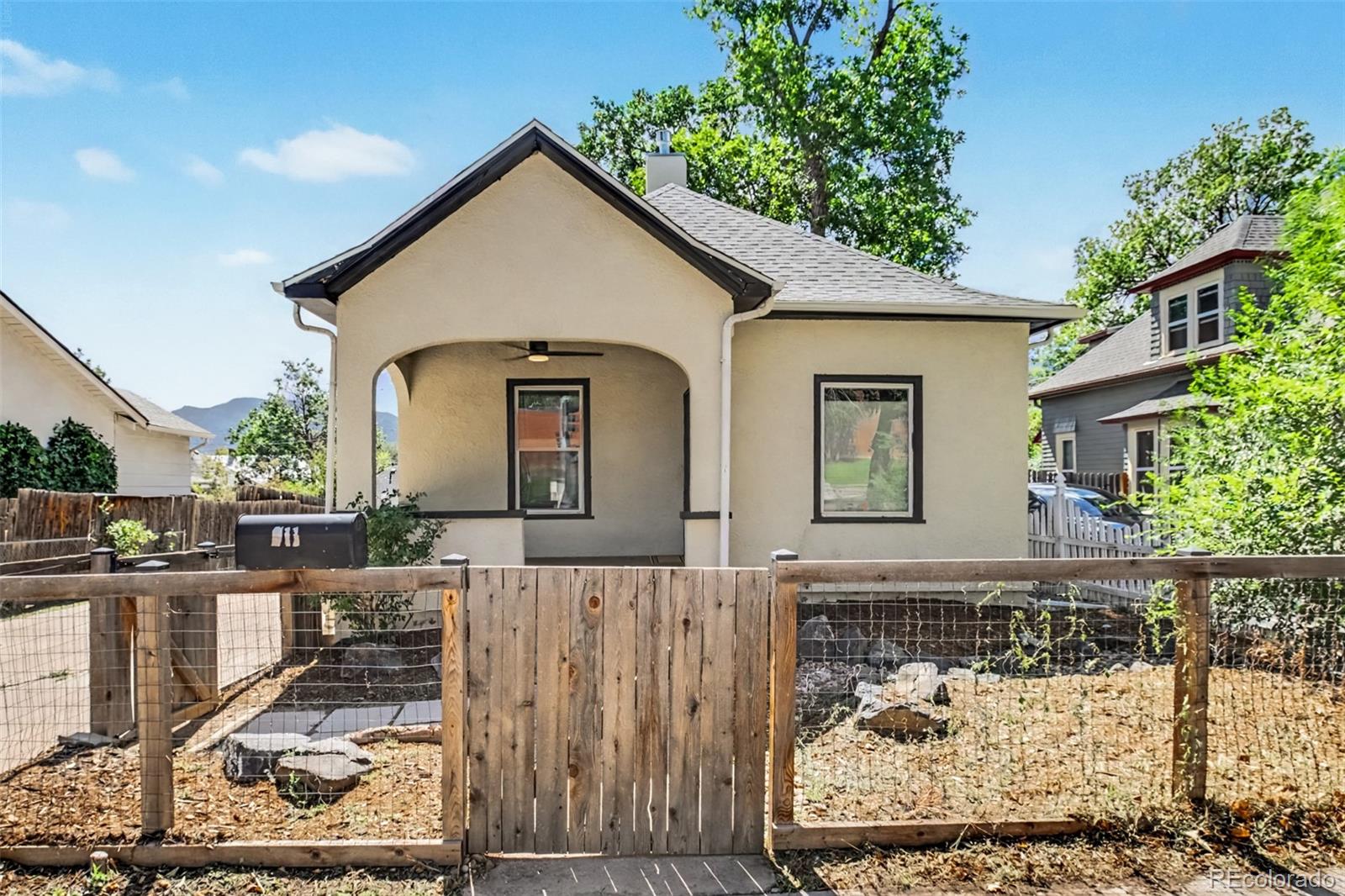 911 W Pikes Peak Avenue