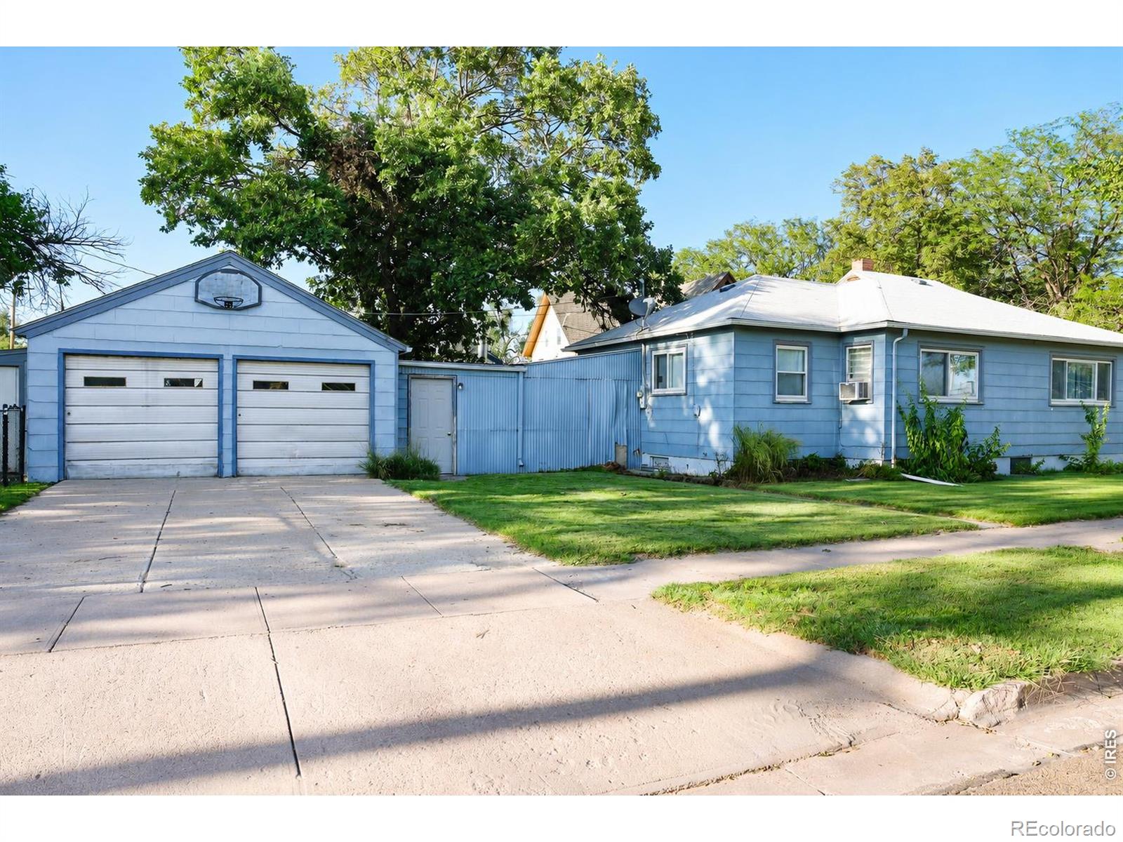 301 Adams Avenue
