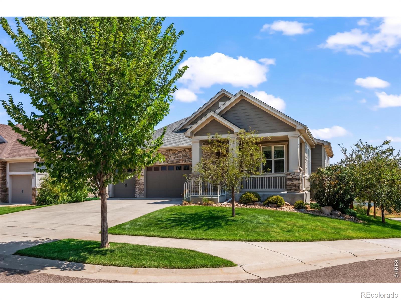 218 6th Avenue
