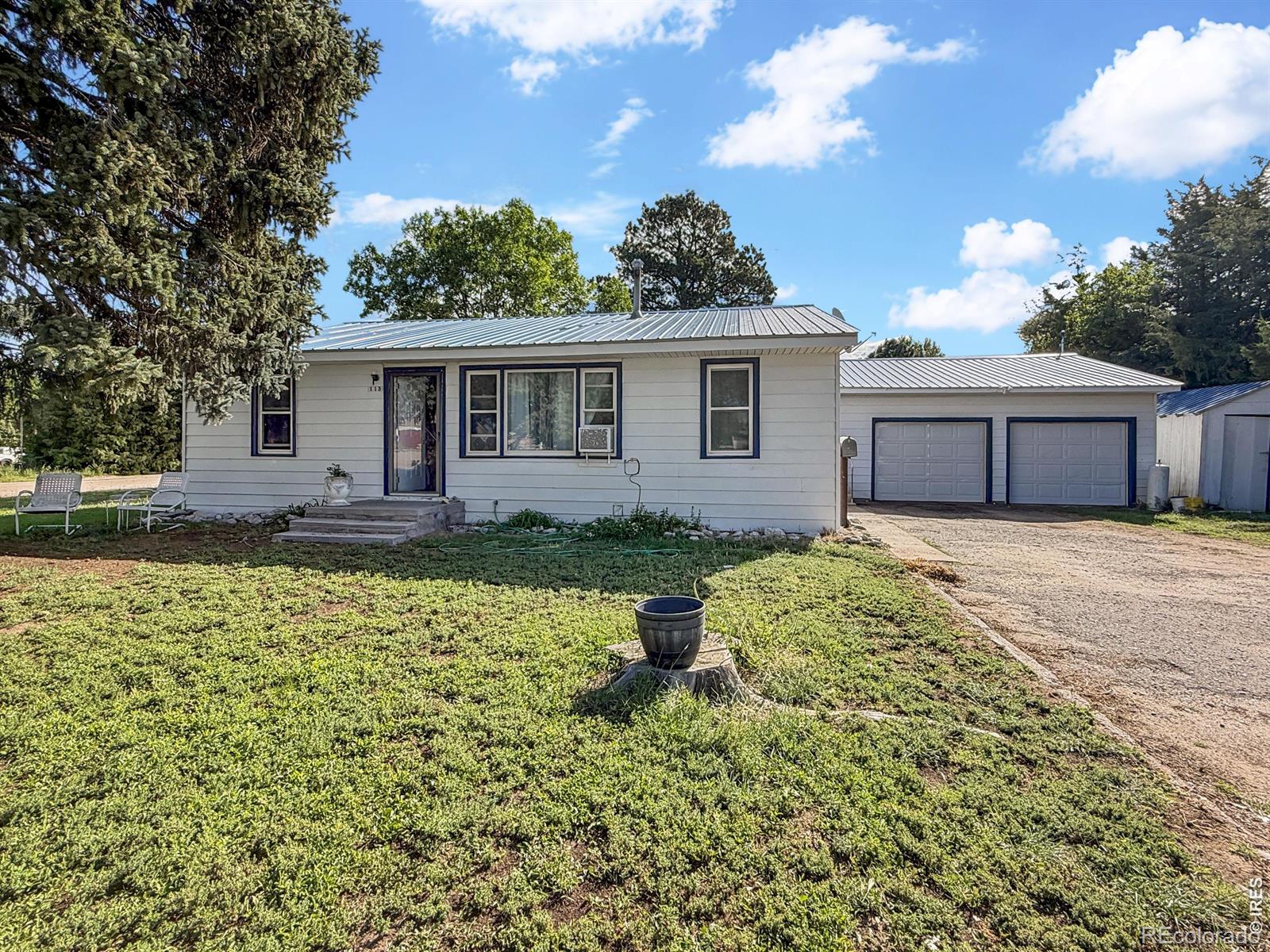 113 N Custer Avenue