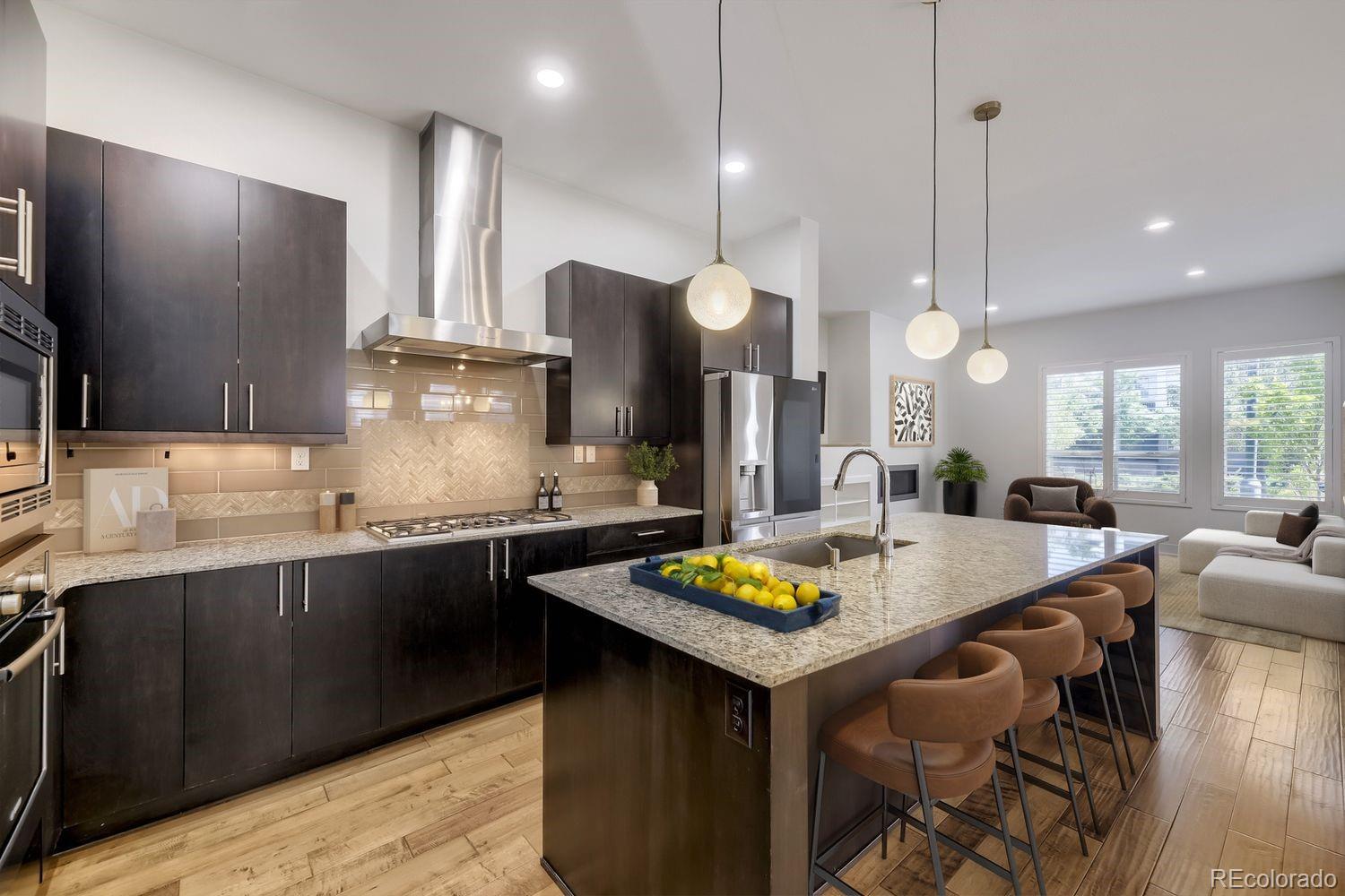 5053 Valentia Street Unit 101