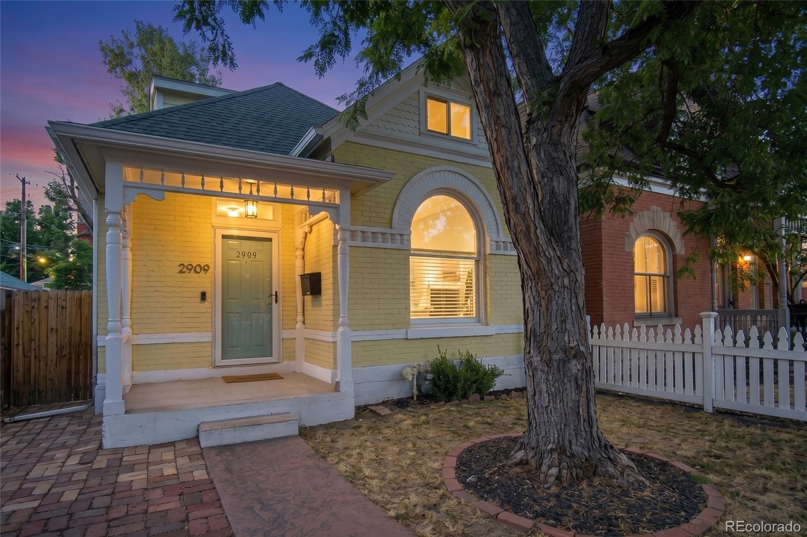2909 Glenarm Place