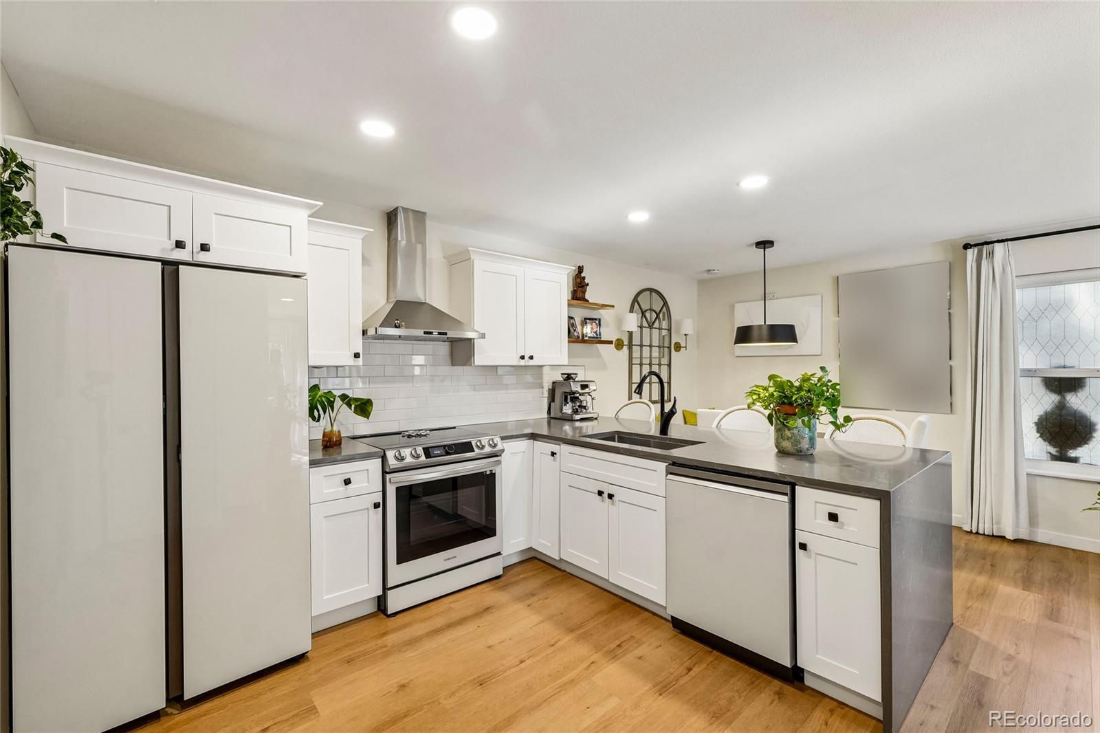 5948 S Willow Way