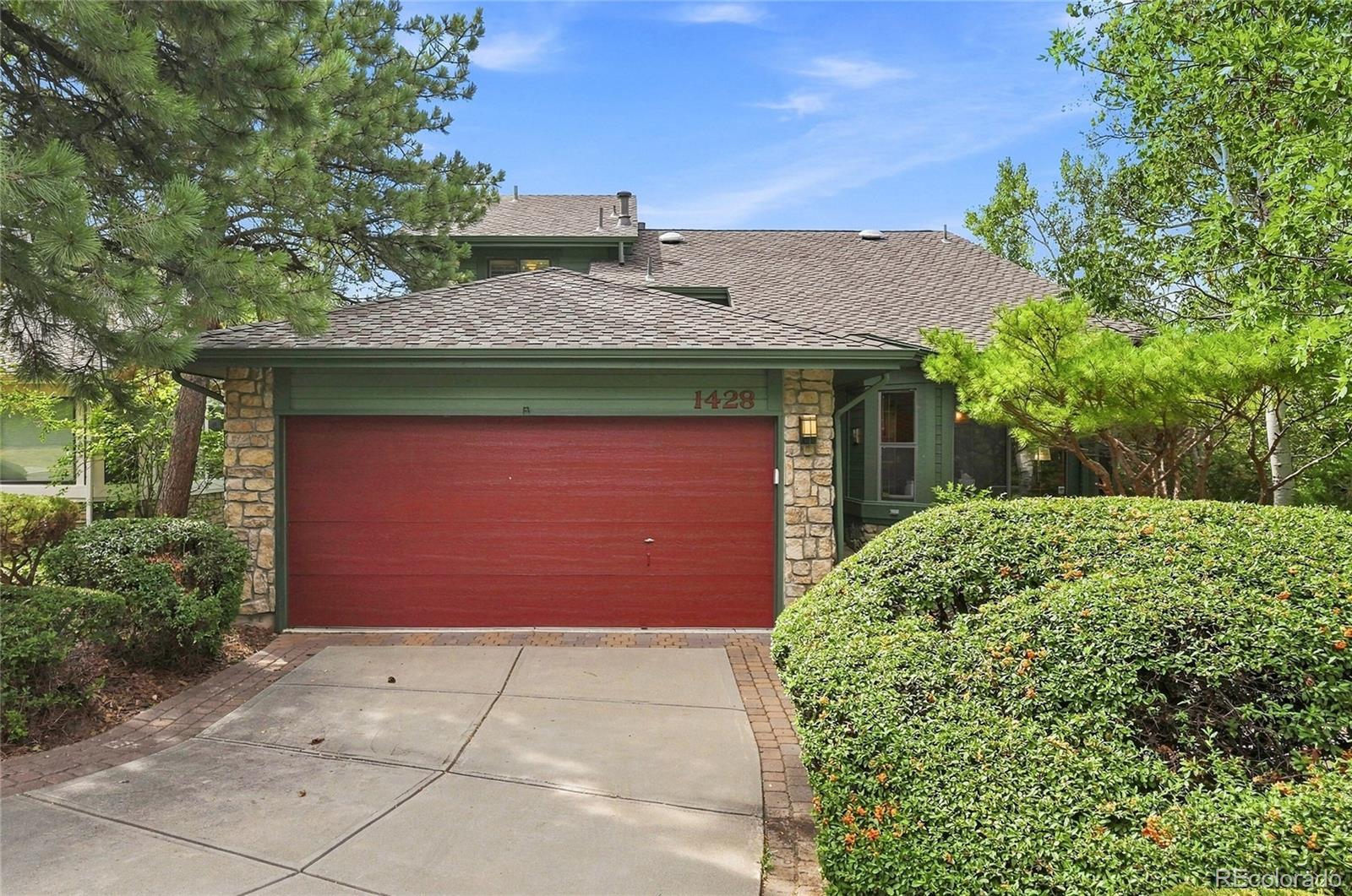 1428 W Briarwood Avenue