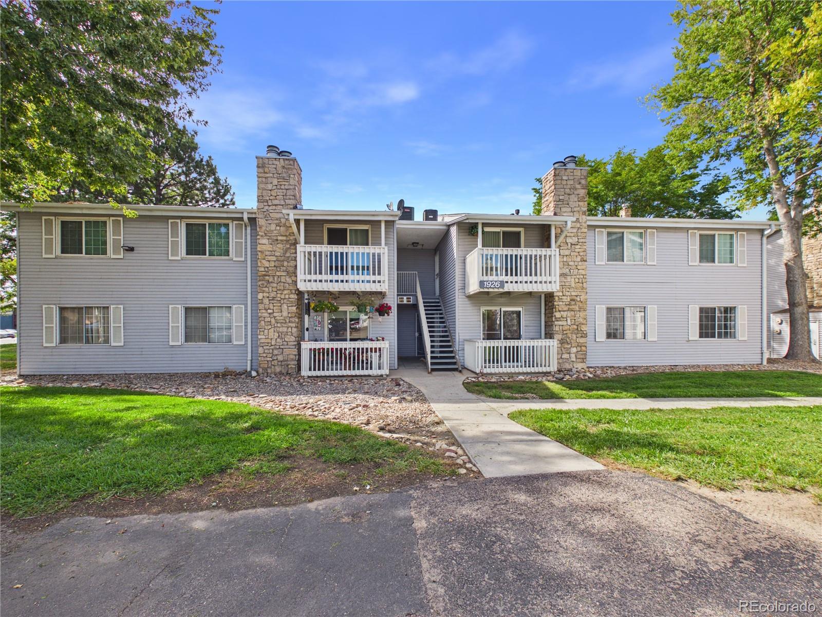 1926 S Vaughn Way Unit 104