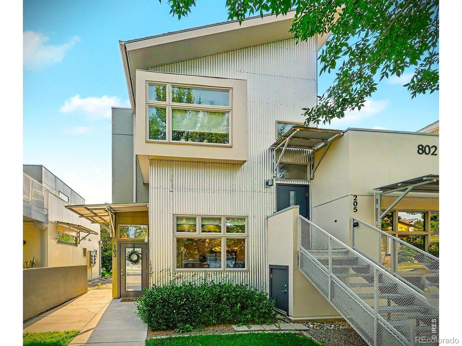802 Blondel Street Unit 103
