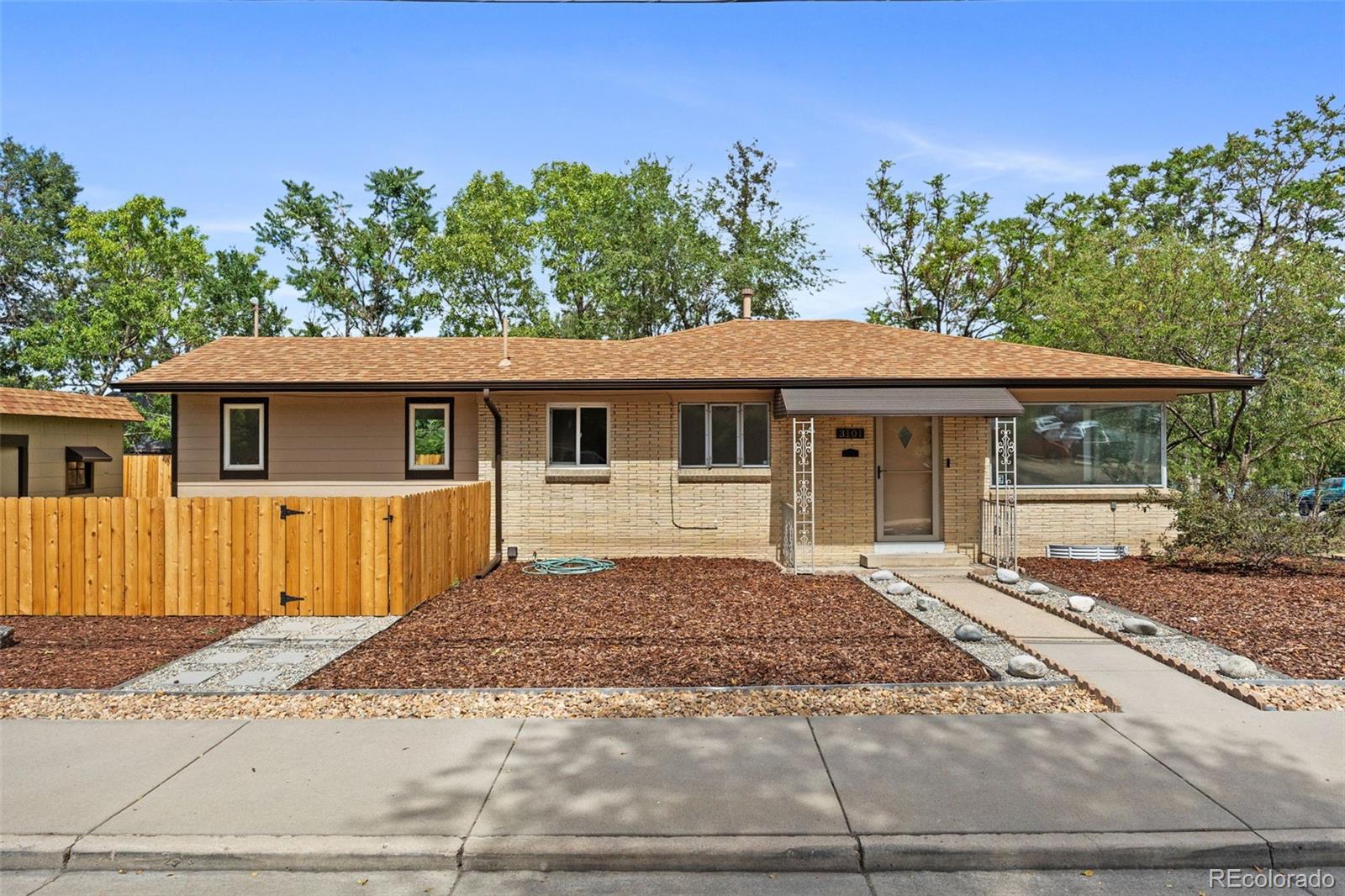 3101 W Cedar Avenue