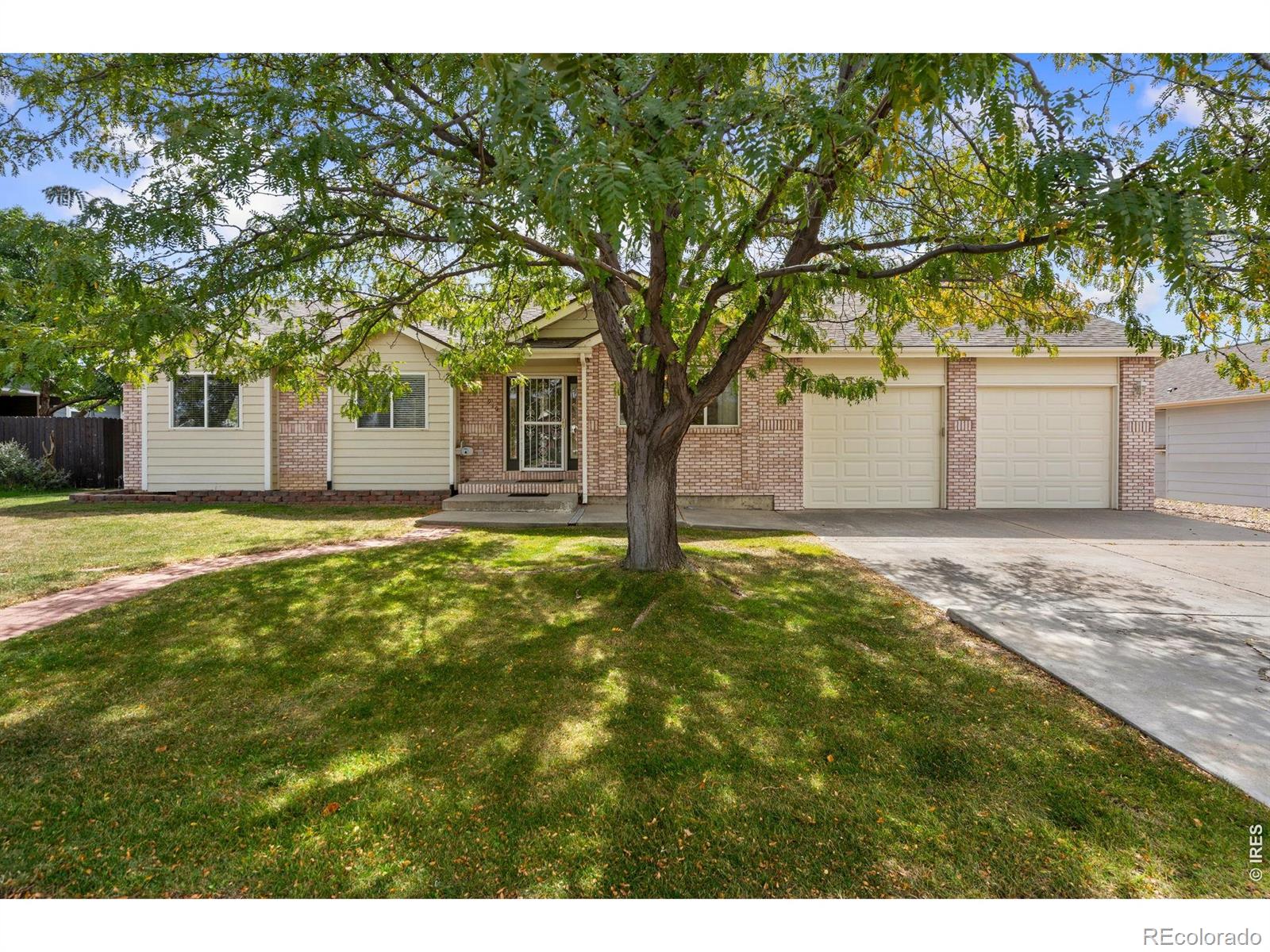 910 N 7th Place