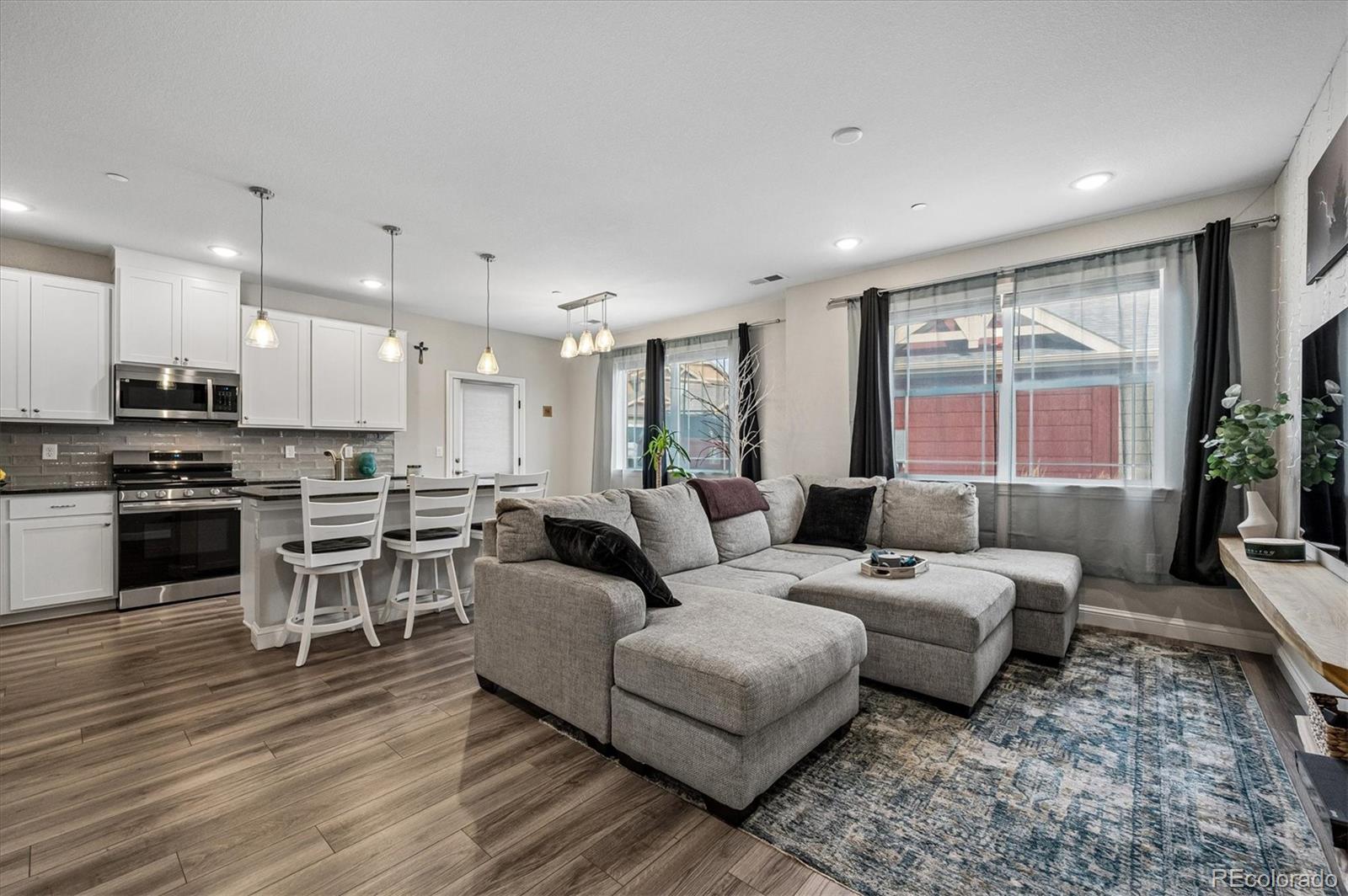 9992 W Victoria Place Unit 101