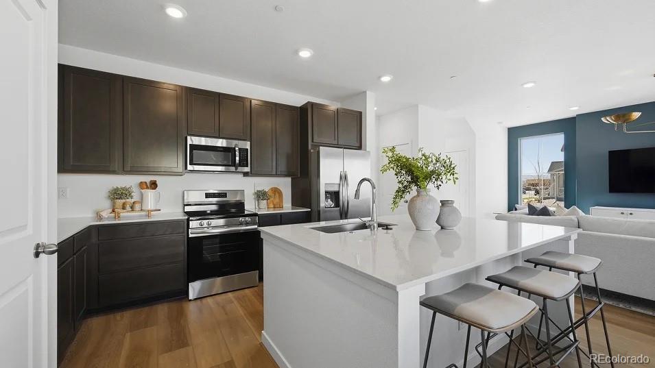 2014 Crested Lark Street