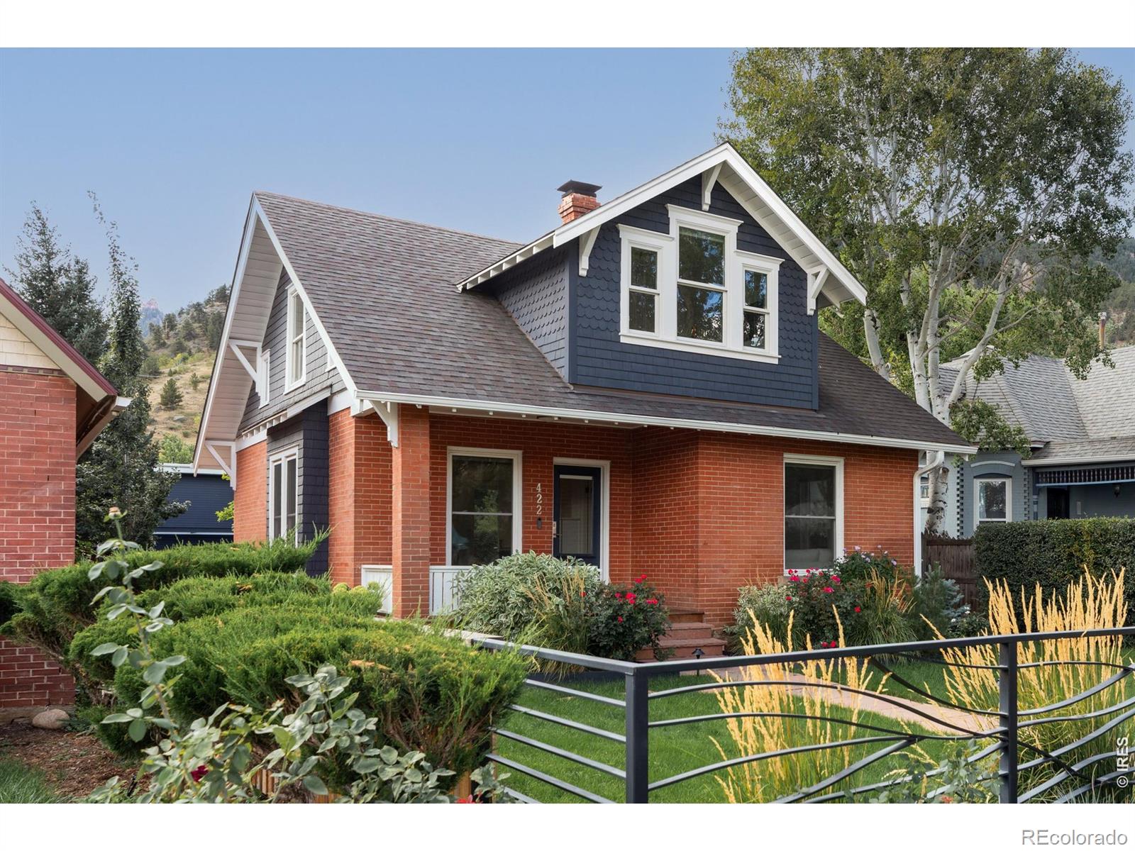 422 Arapahoe Avenue