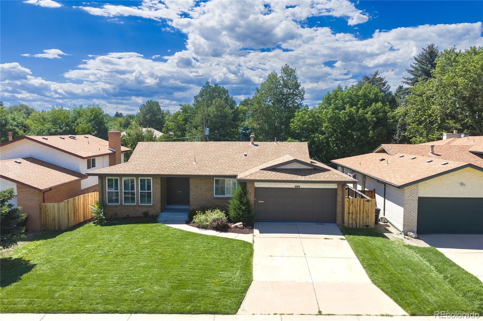 241 S Leyden