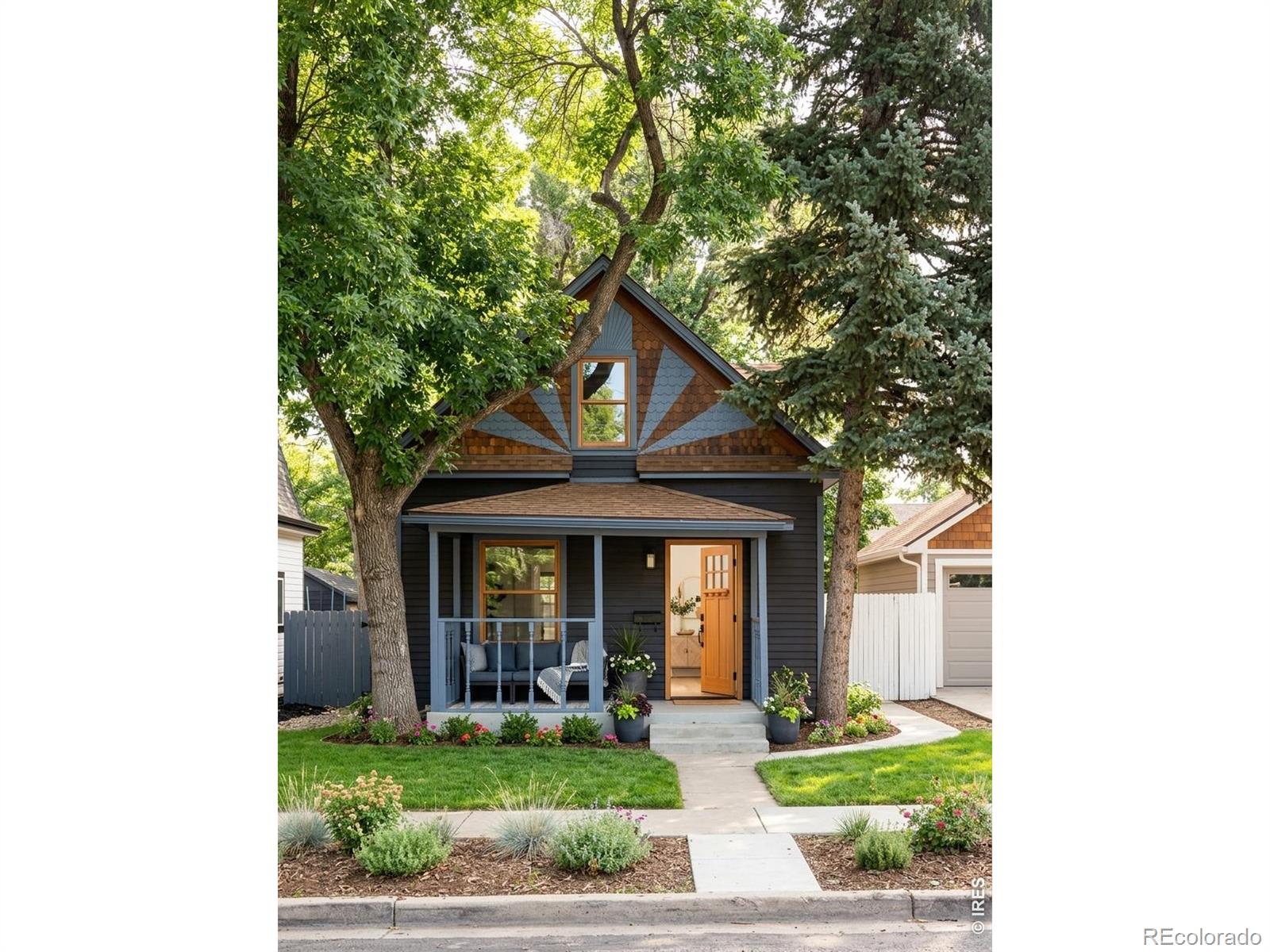 516 E 7th Street