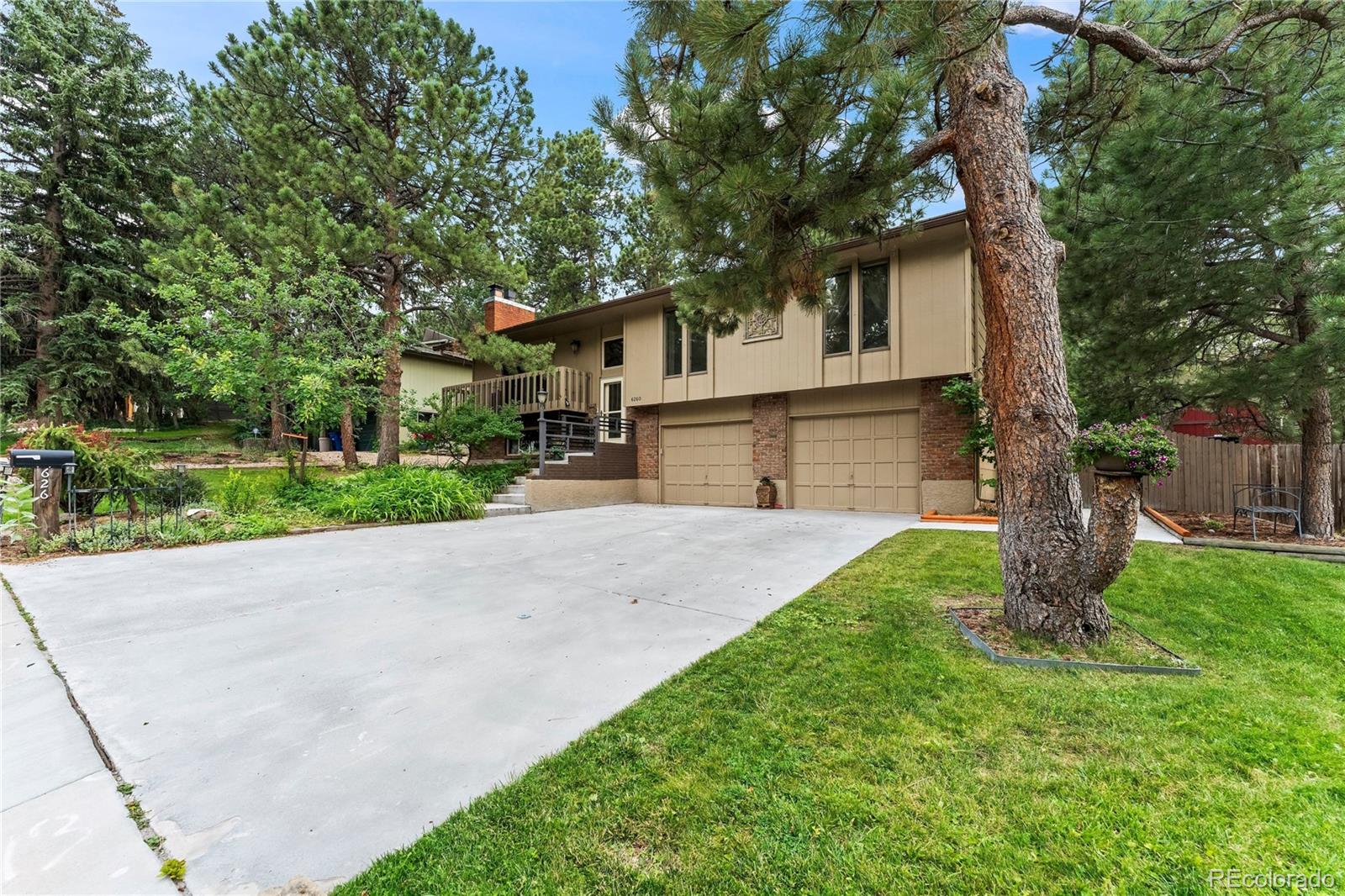 6260 Garlock Way