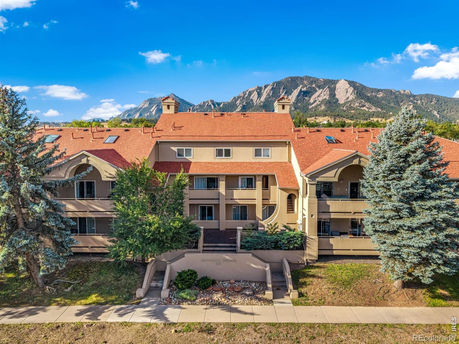935 Broadway Unit 205