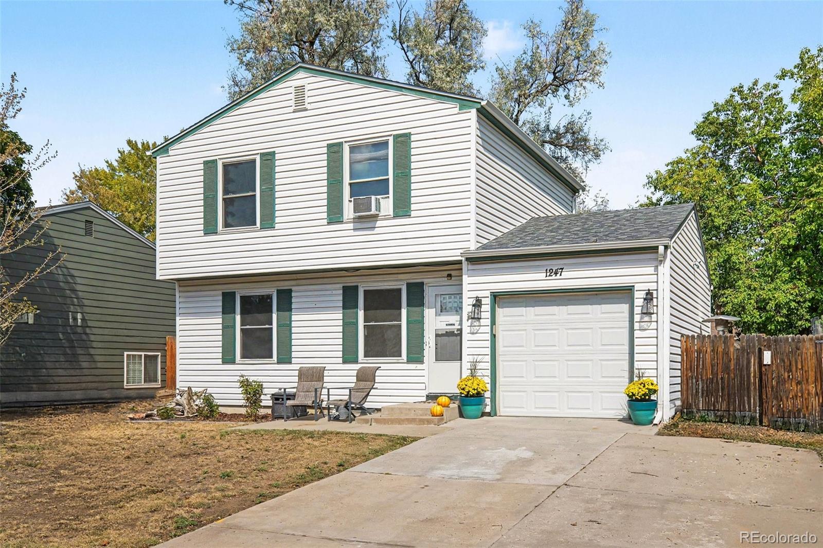1247 W 135th Place