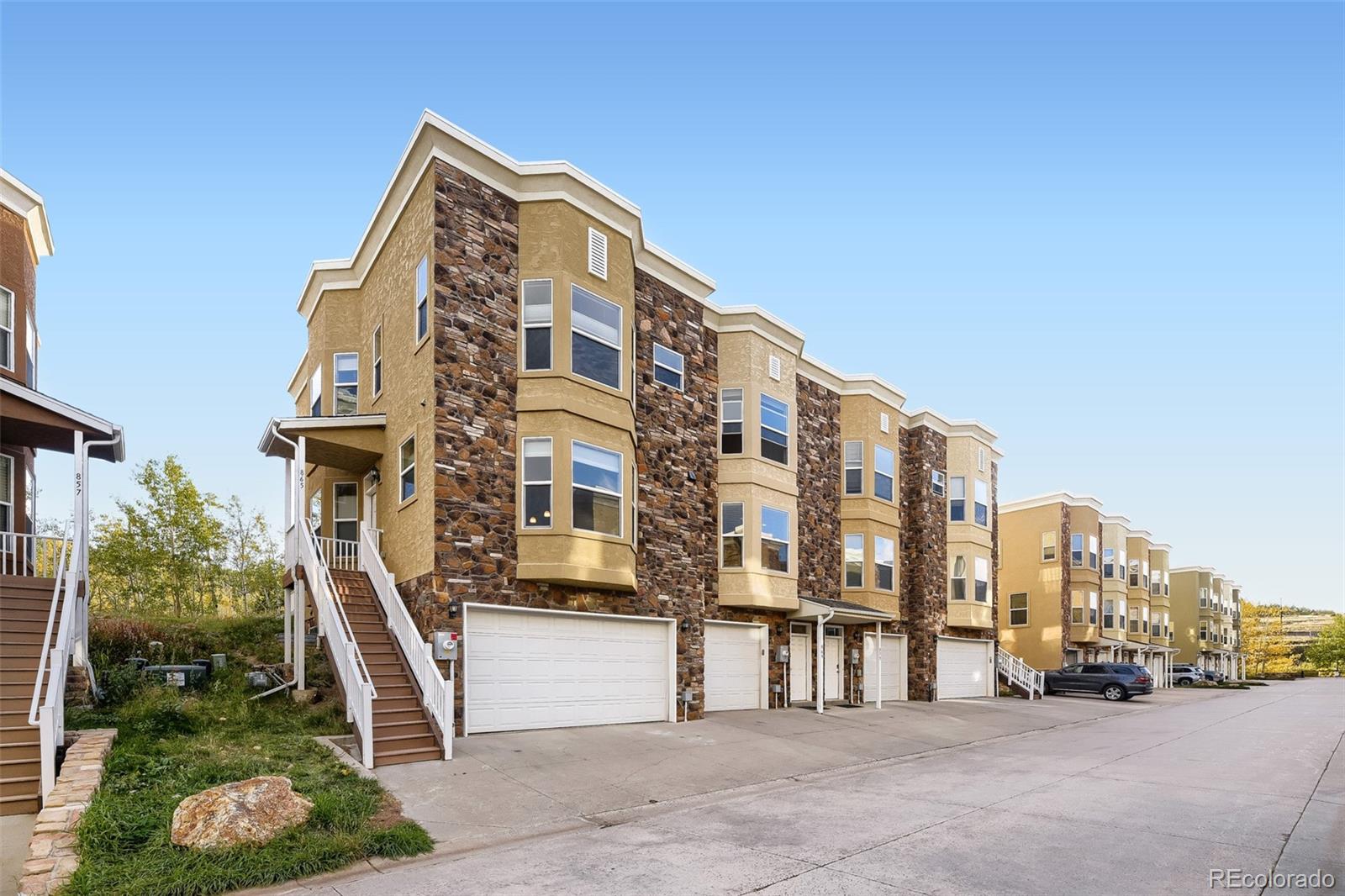 869 N Vernon Drive