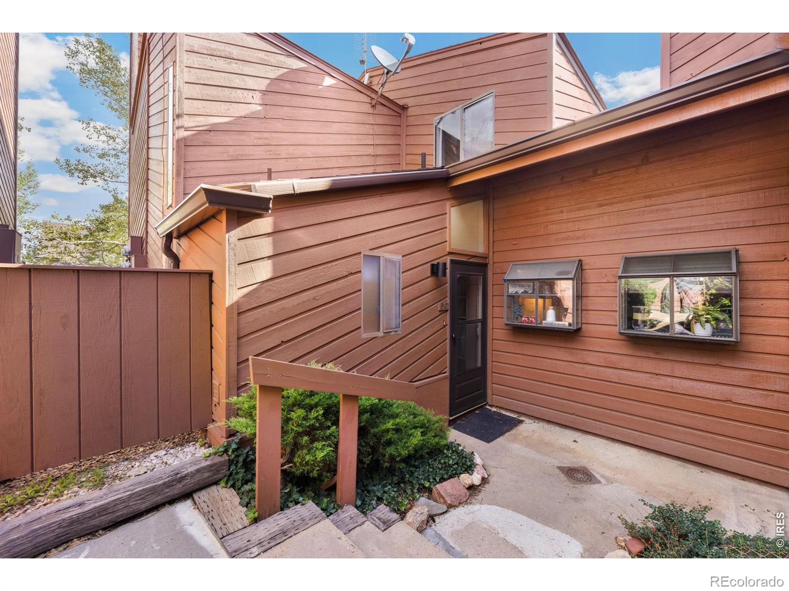 1050 S Saint Vrain Avenue Unit 2