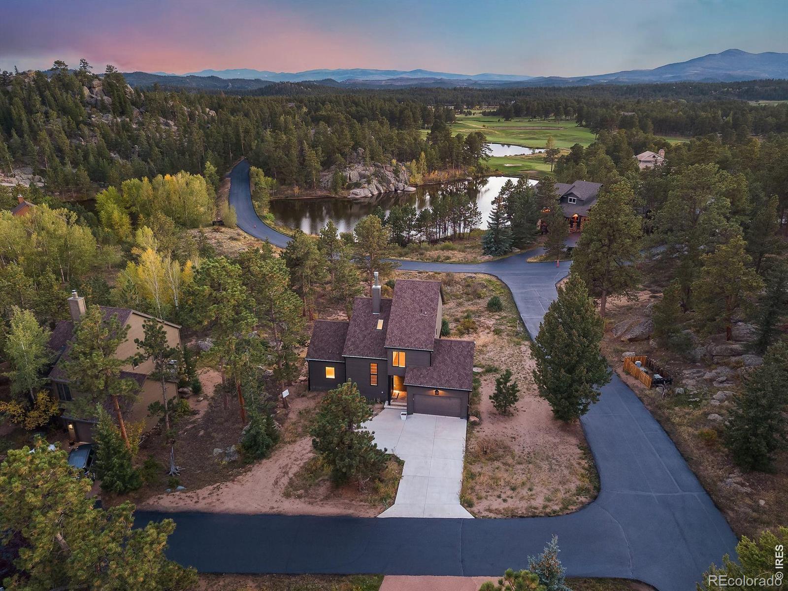 10 Three Lakes Court