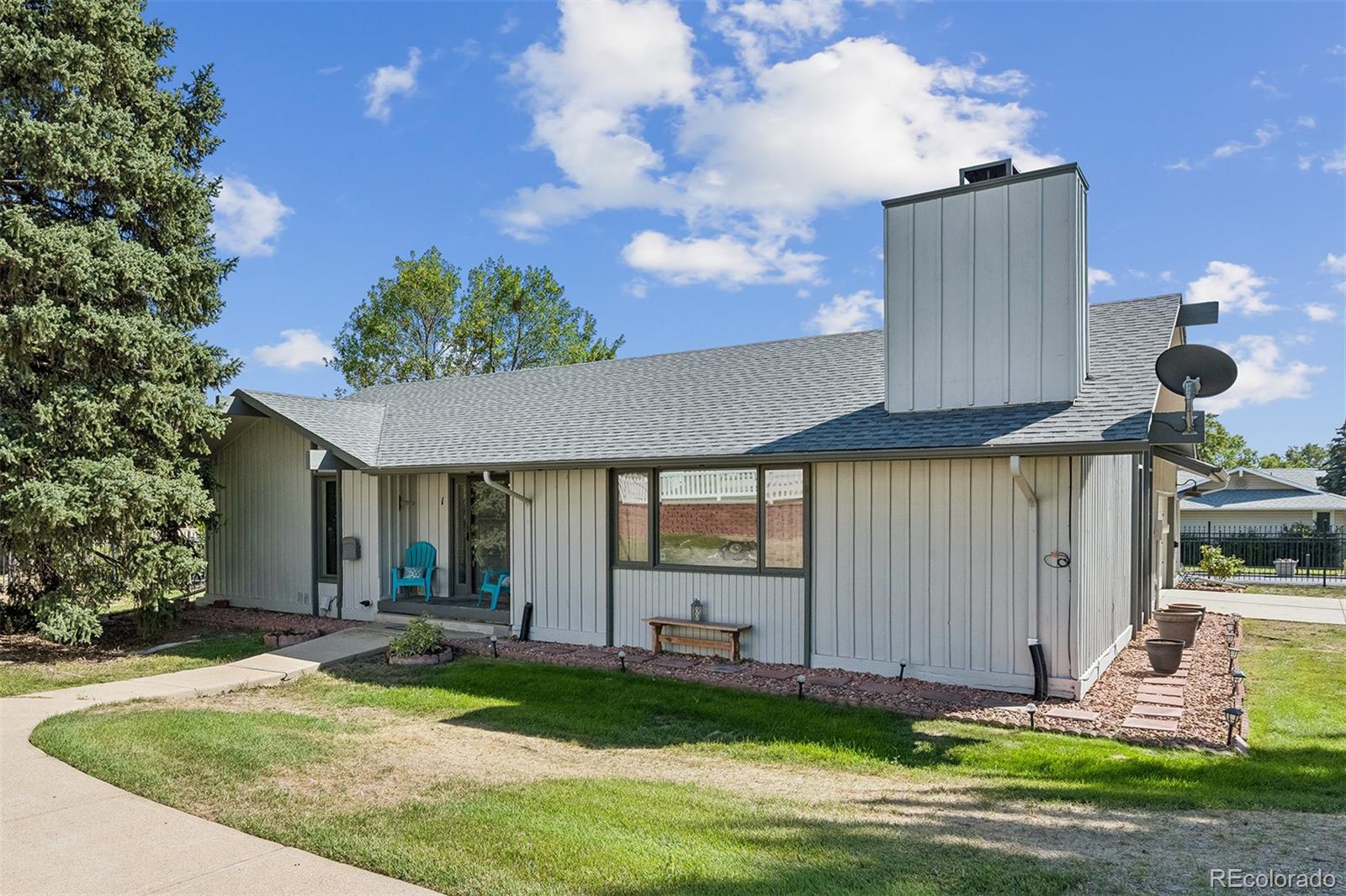 1 Douglas Drive N