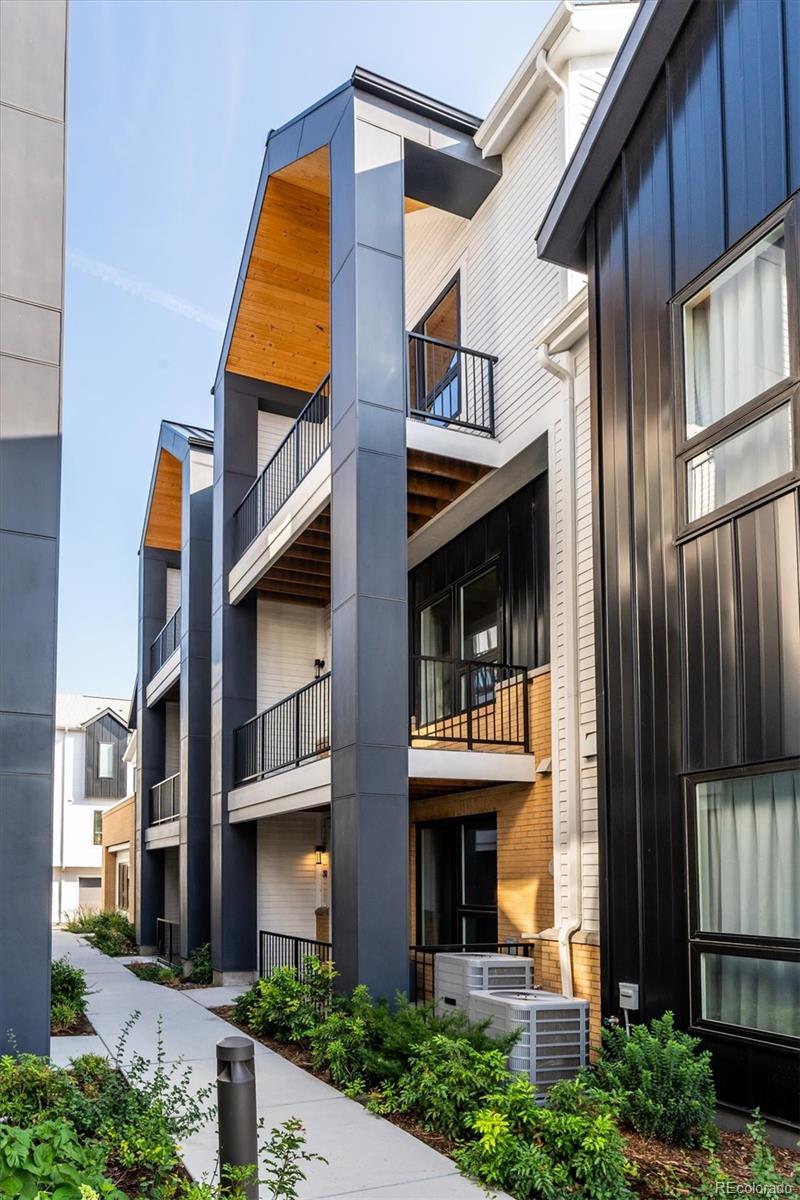 8260 E 36th Avenue Unit 30