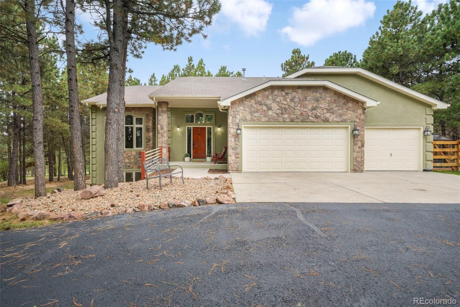 720 Trumpeters Court