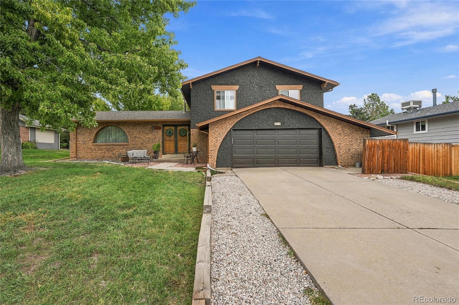 5319 W Roxbury Place