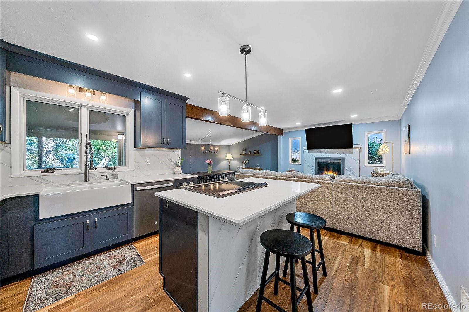 1809 S Van Gordon Court