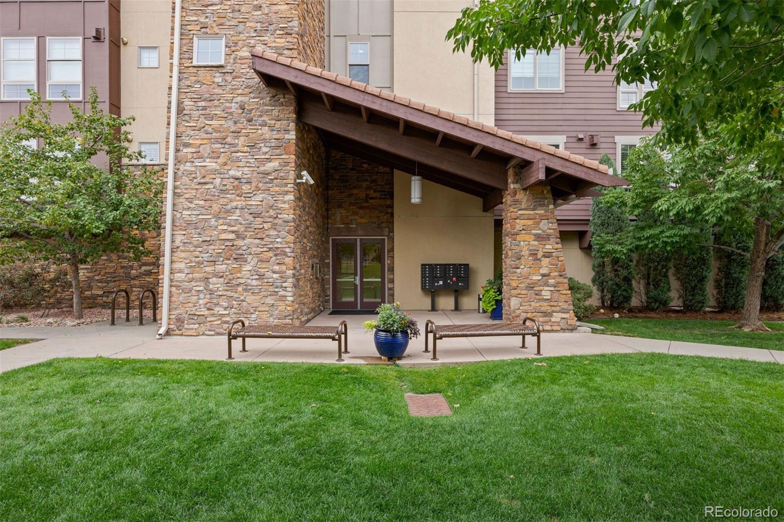 89 N Rampart Way Unit 402