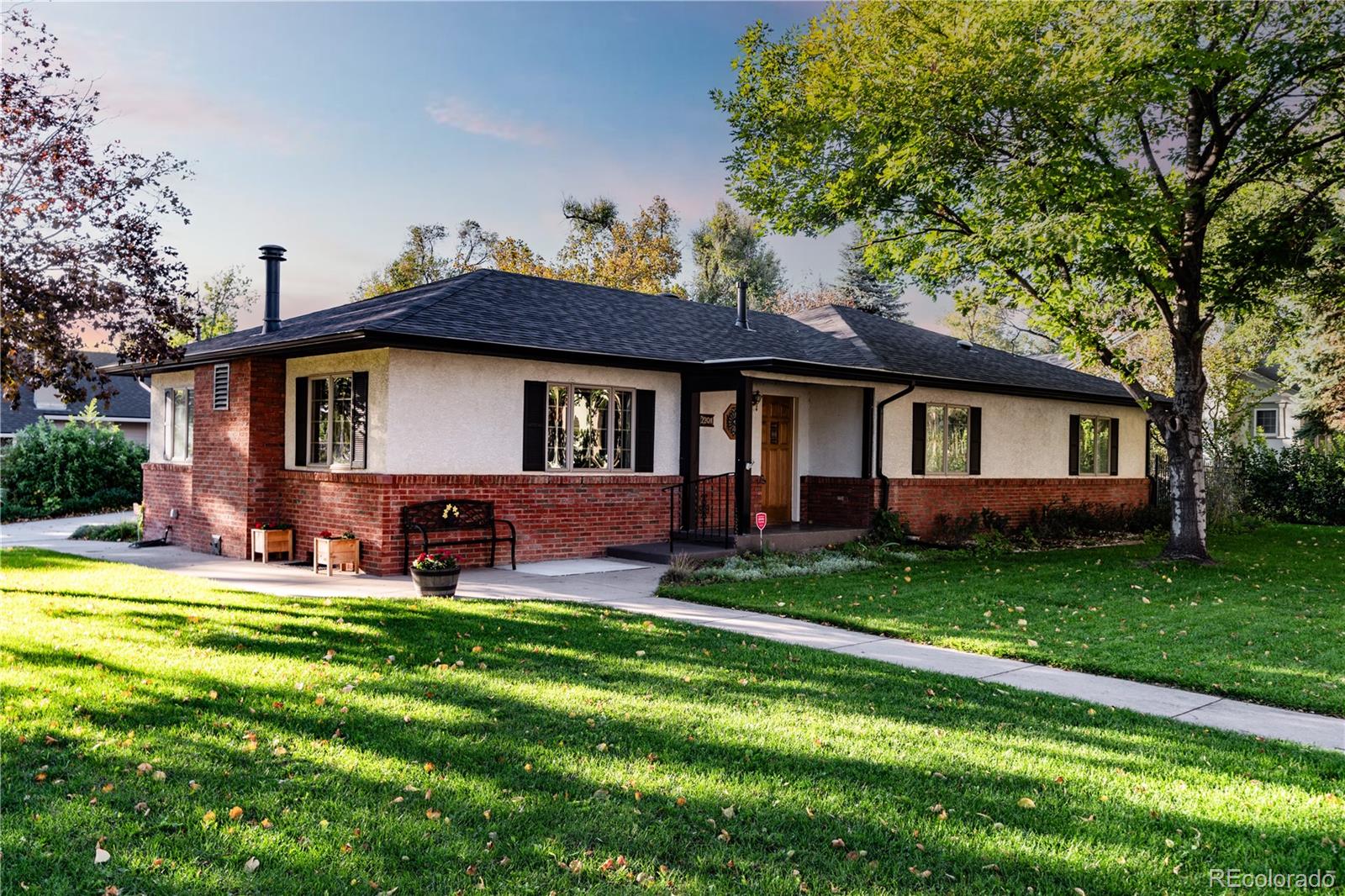 2204 N Cascade Avenue