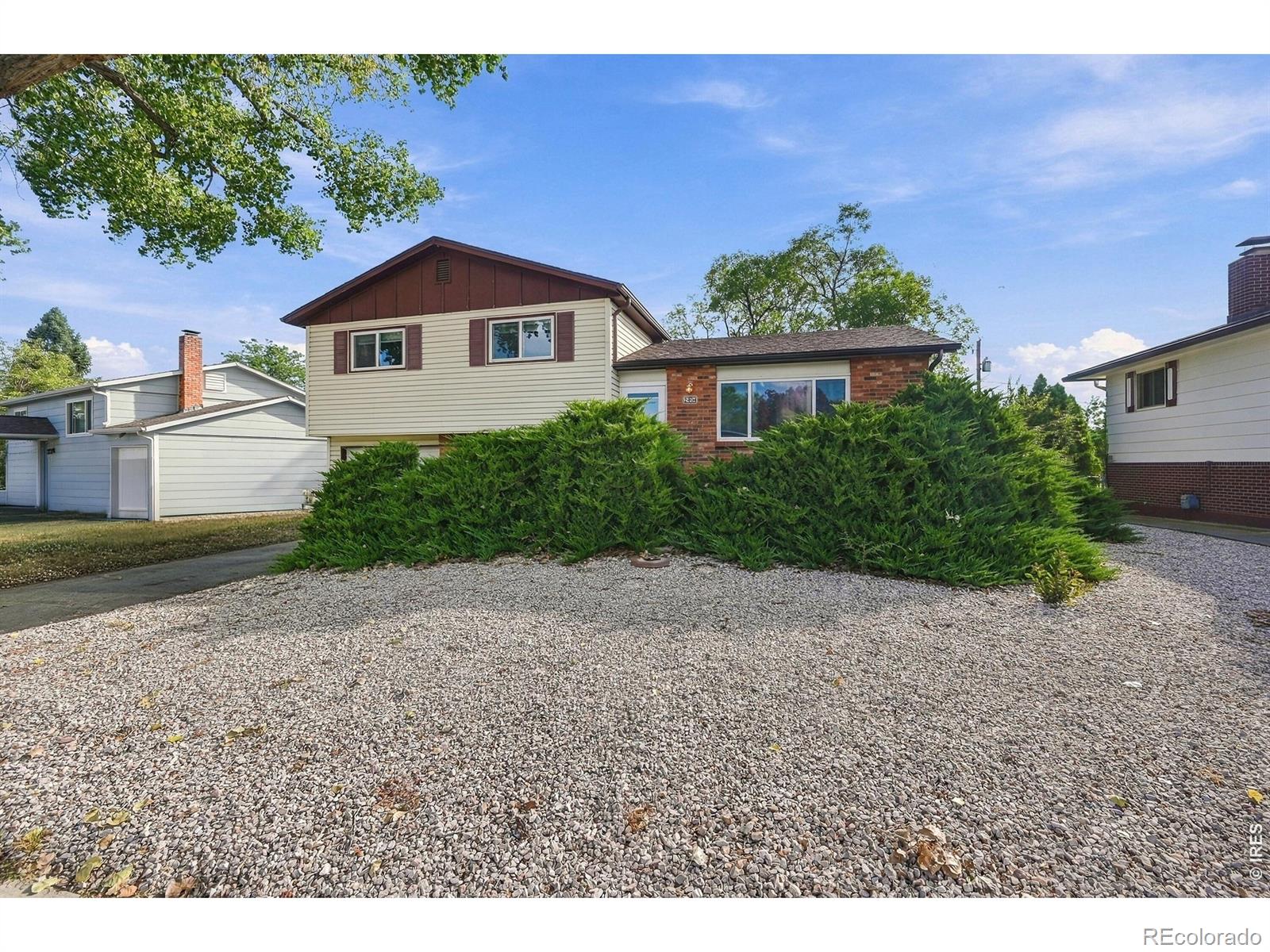 2404 N Van Buren Avenue
