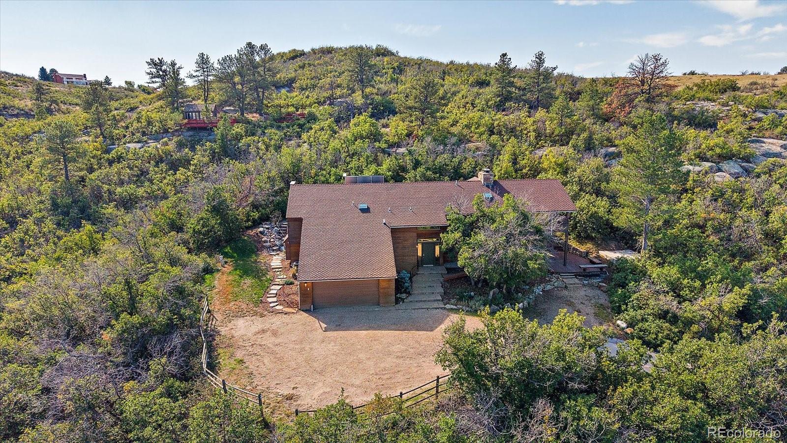 560 Valley Road