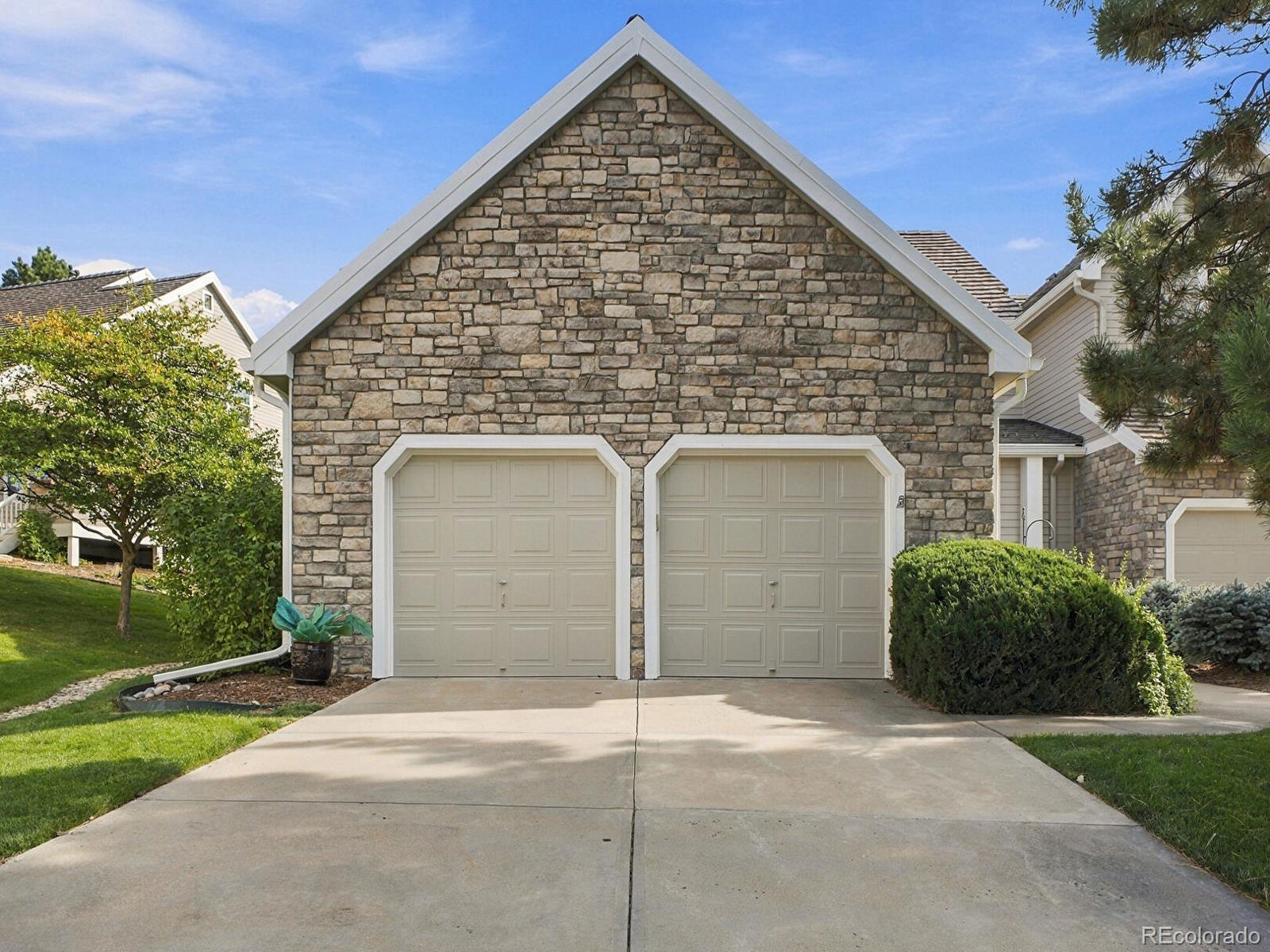 1864 W CAPE COD Way