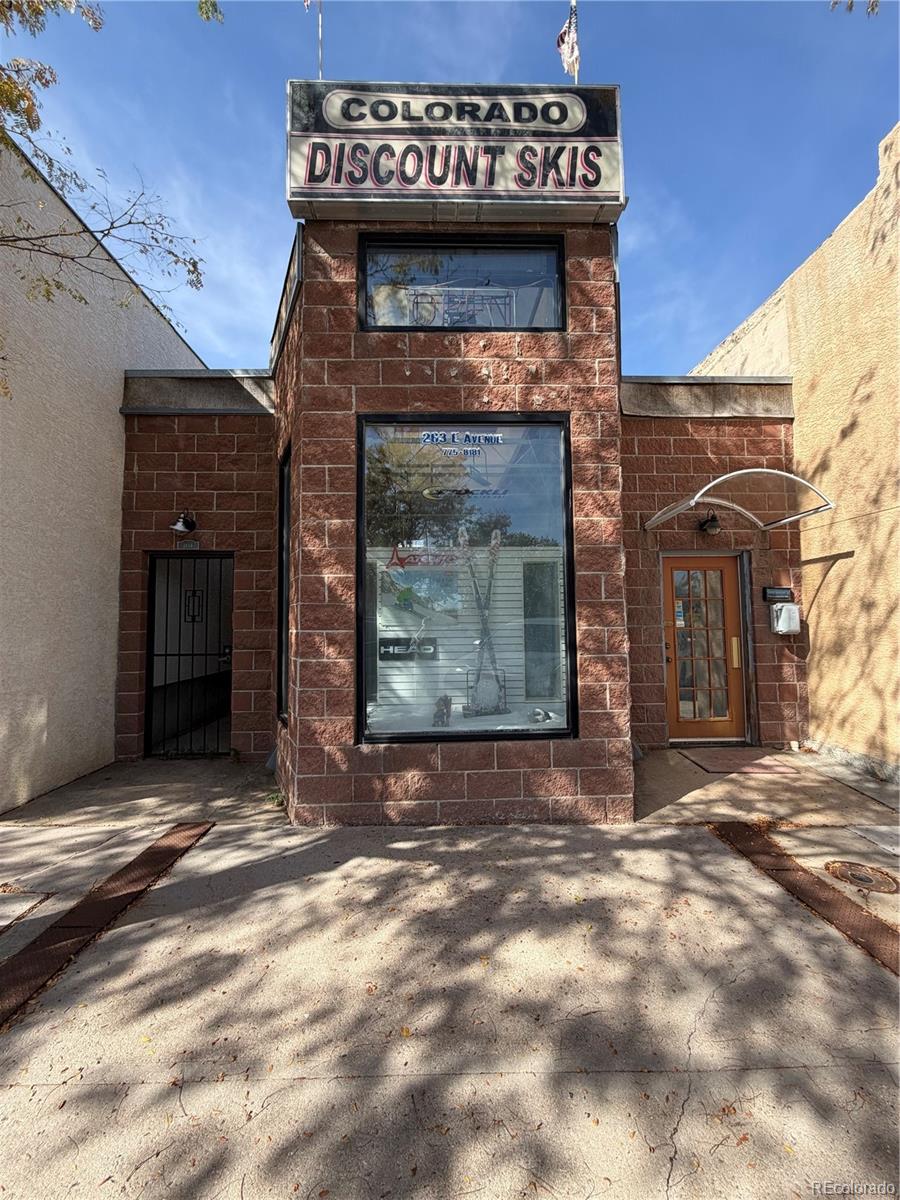 263 E Avenue