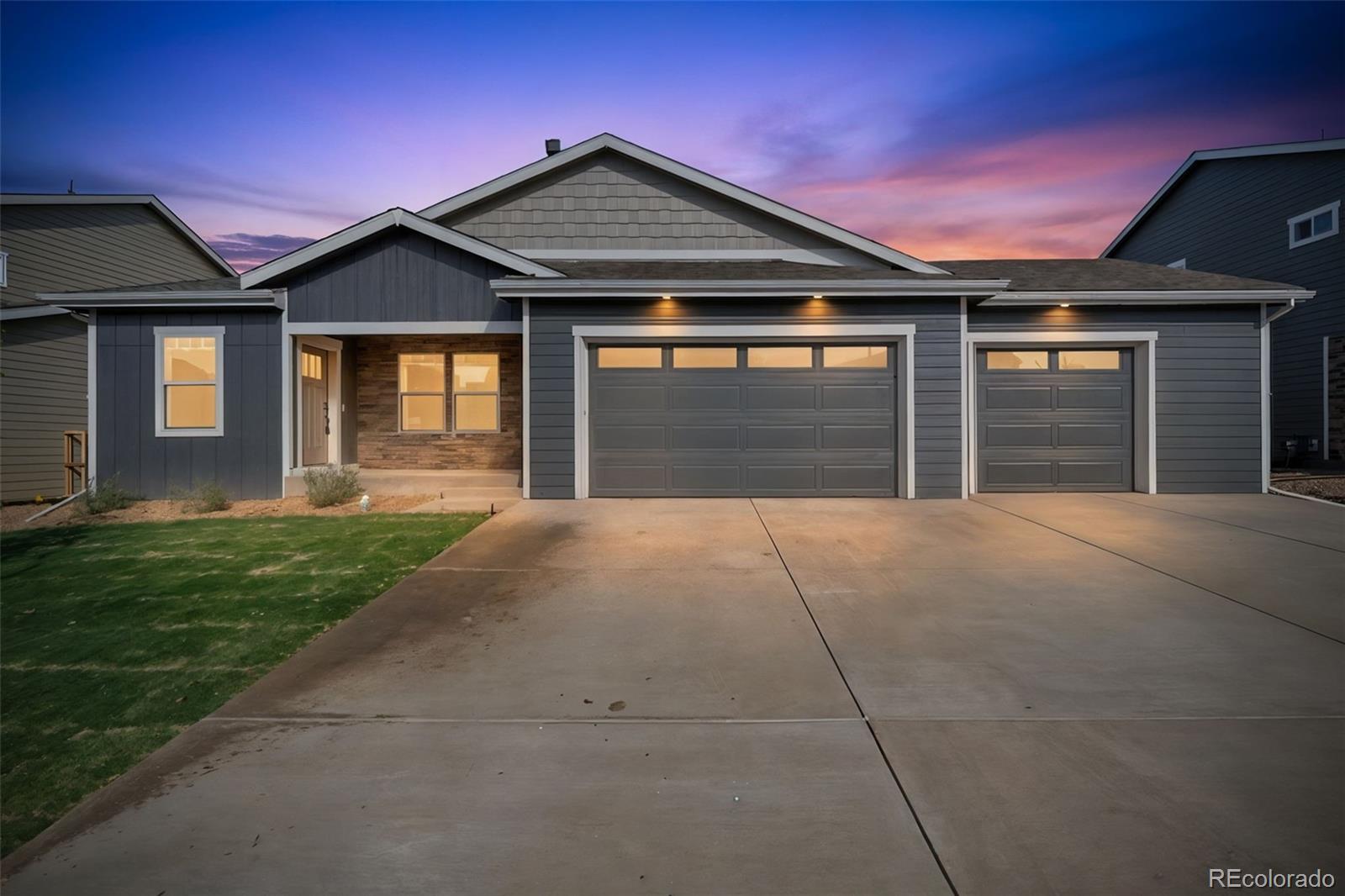 9048 Harlequin Circle