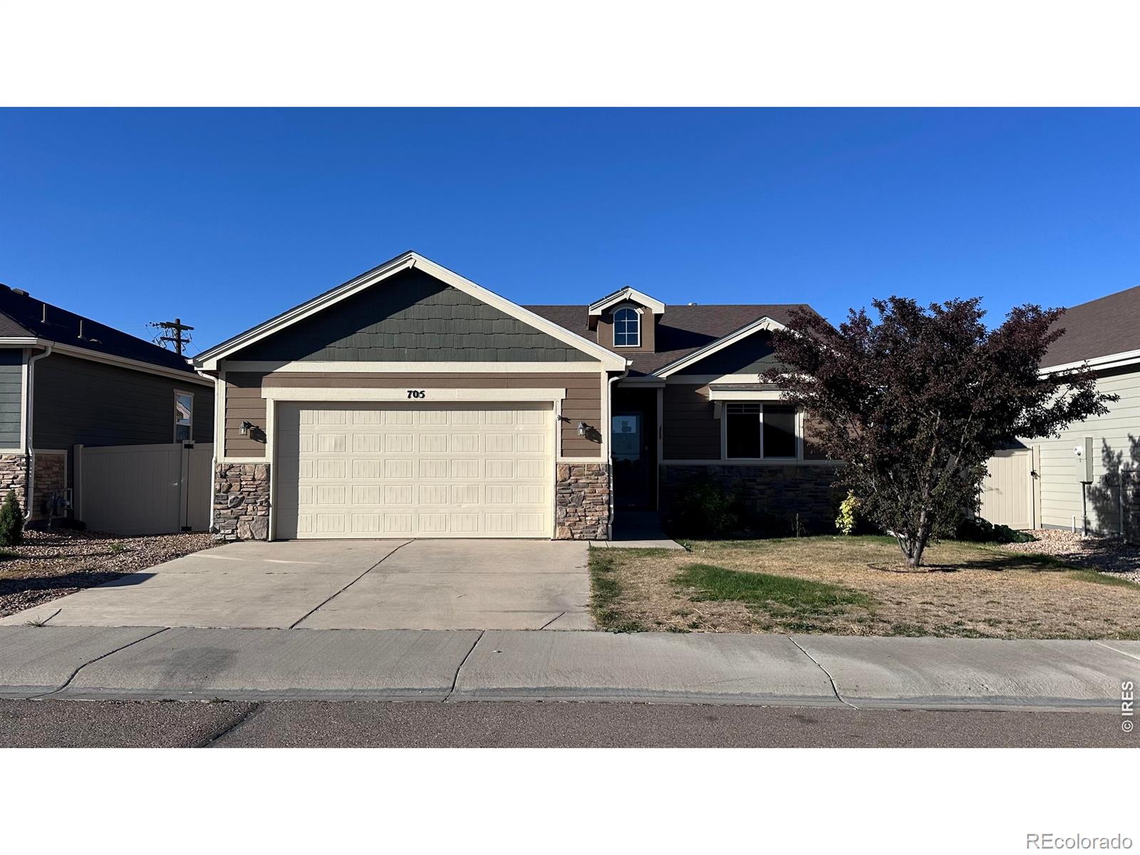 705 N Country Trail