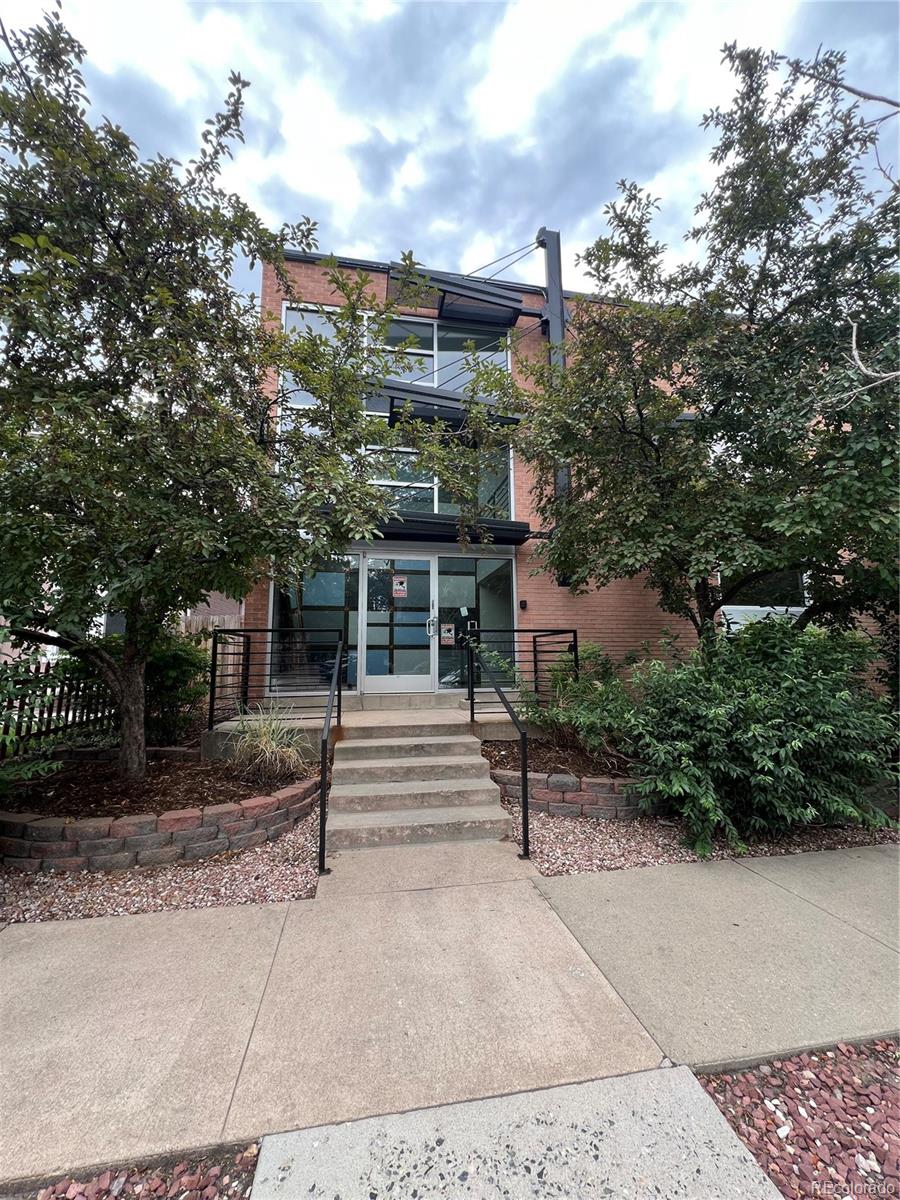 1032 N Clarkson Street Unit 102