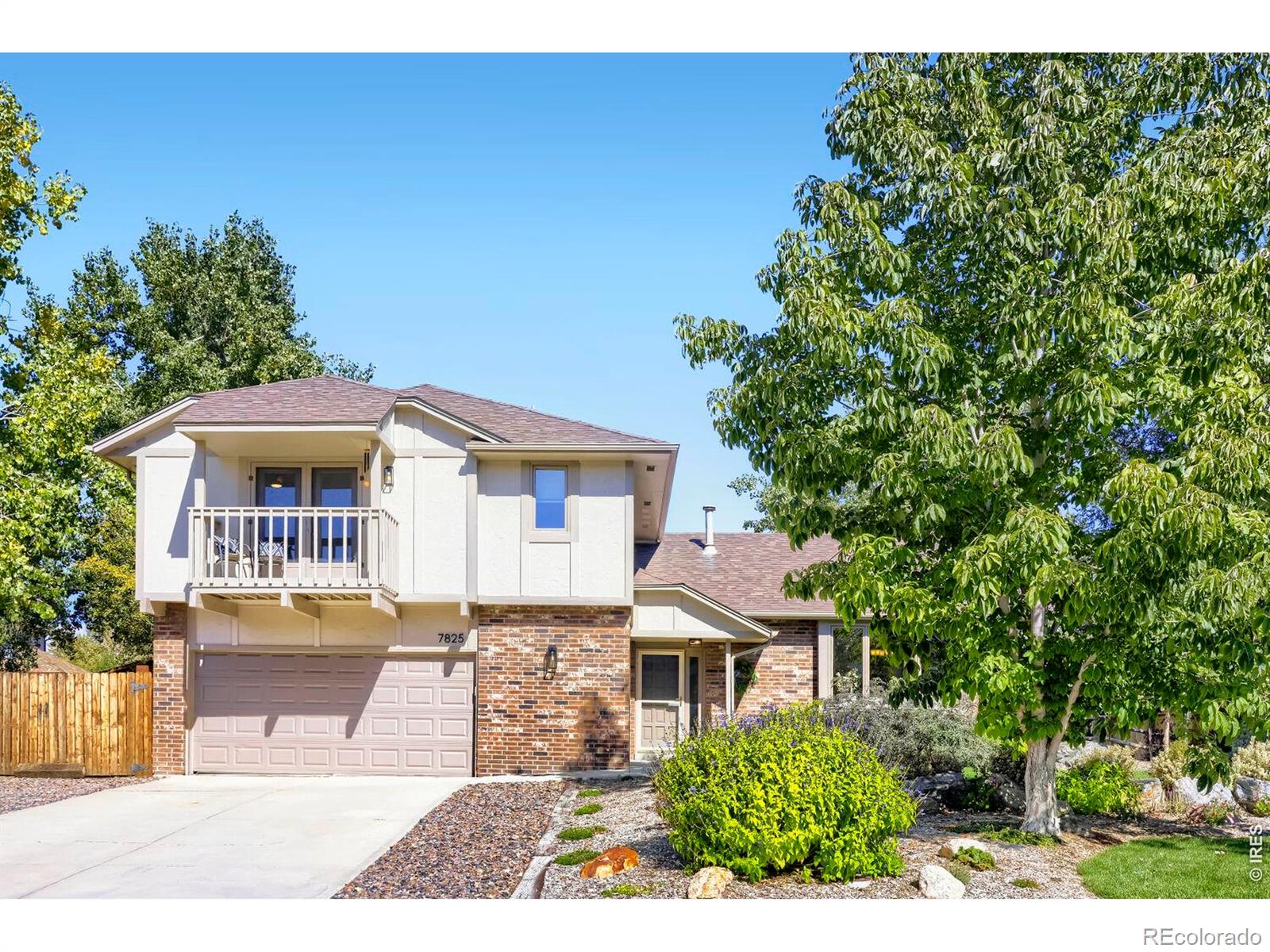 7825 W 109th Place