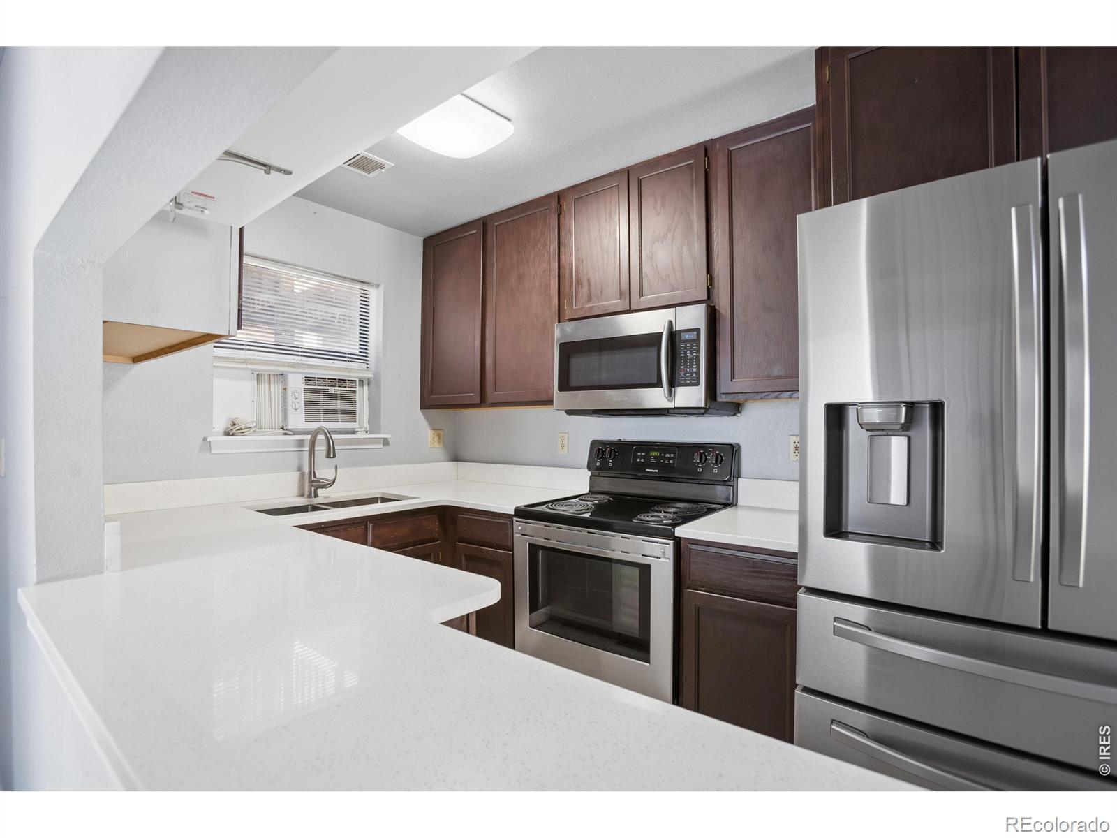 225 E 8th Avenue Unit 6