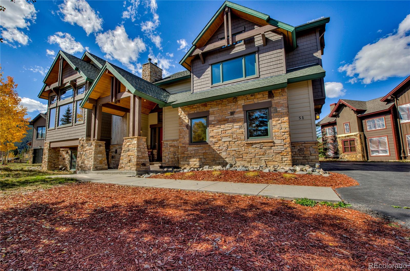 51 Mule Deer Court