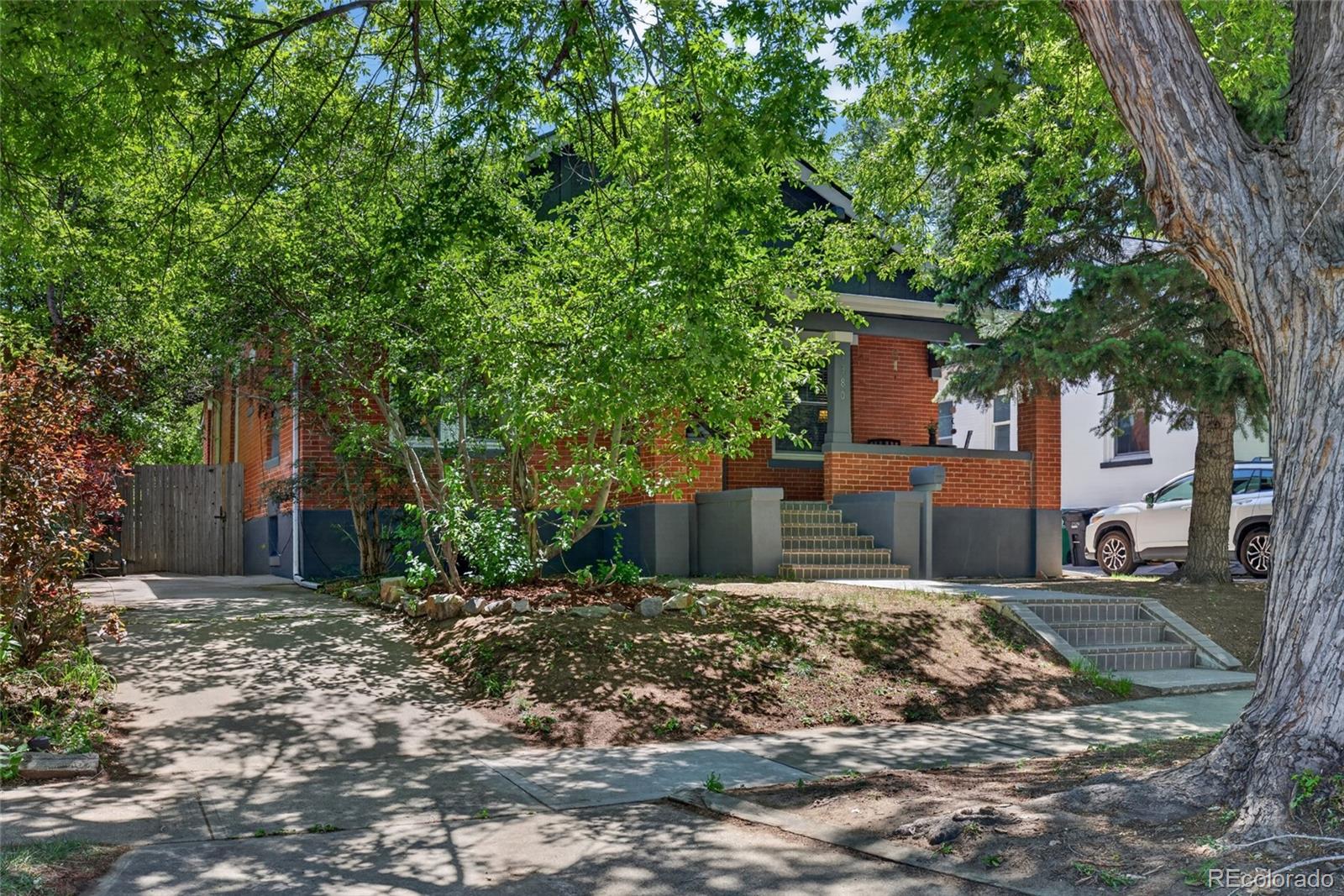 1380 Poplar Street