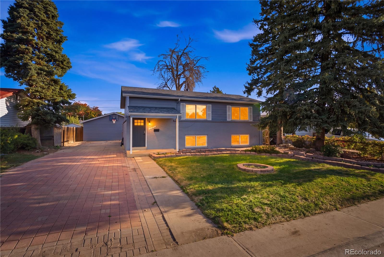3181 N Kassler Place