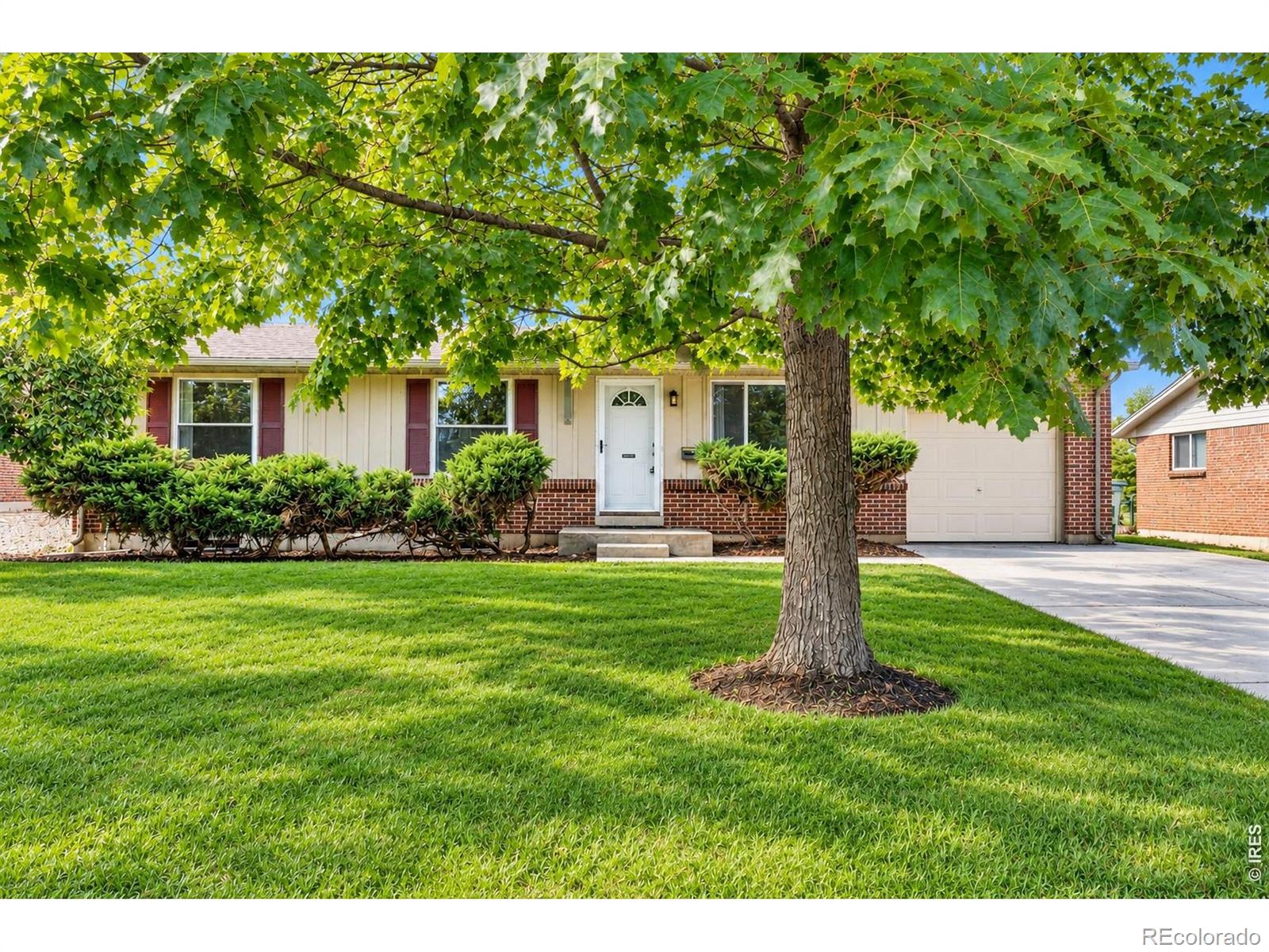 1431 S Magnolia Way