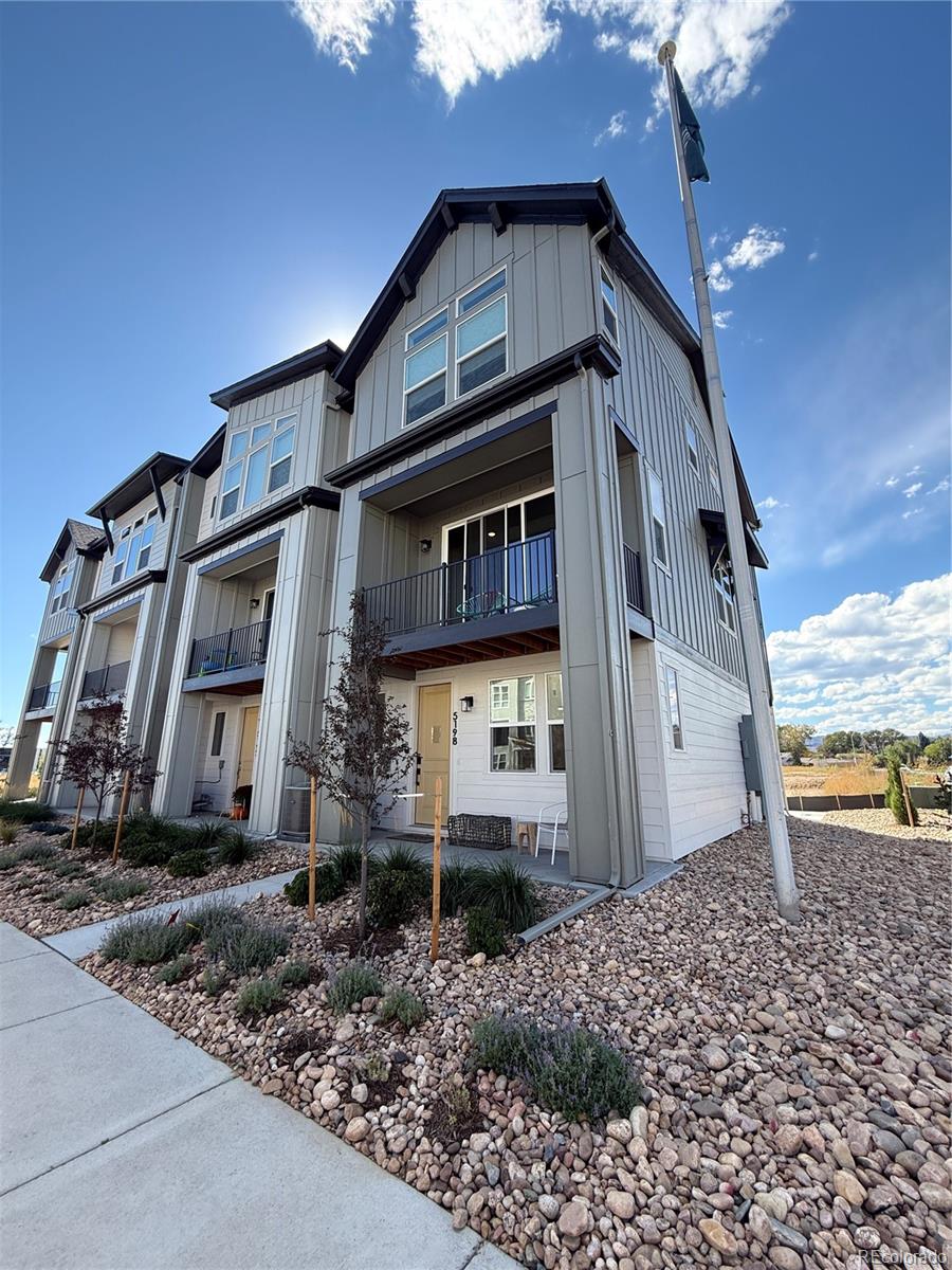 5198 Robb Way