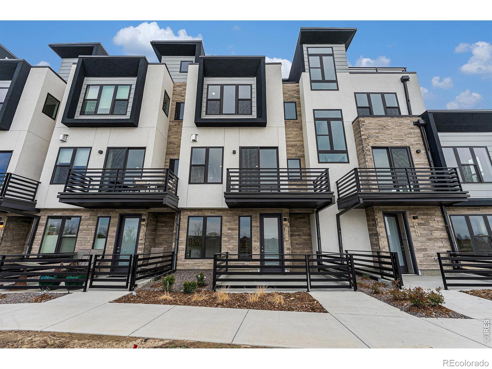 2323 Lakeshore Lane Unit 11